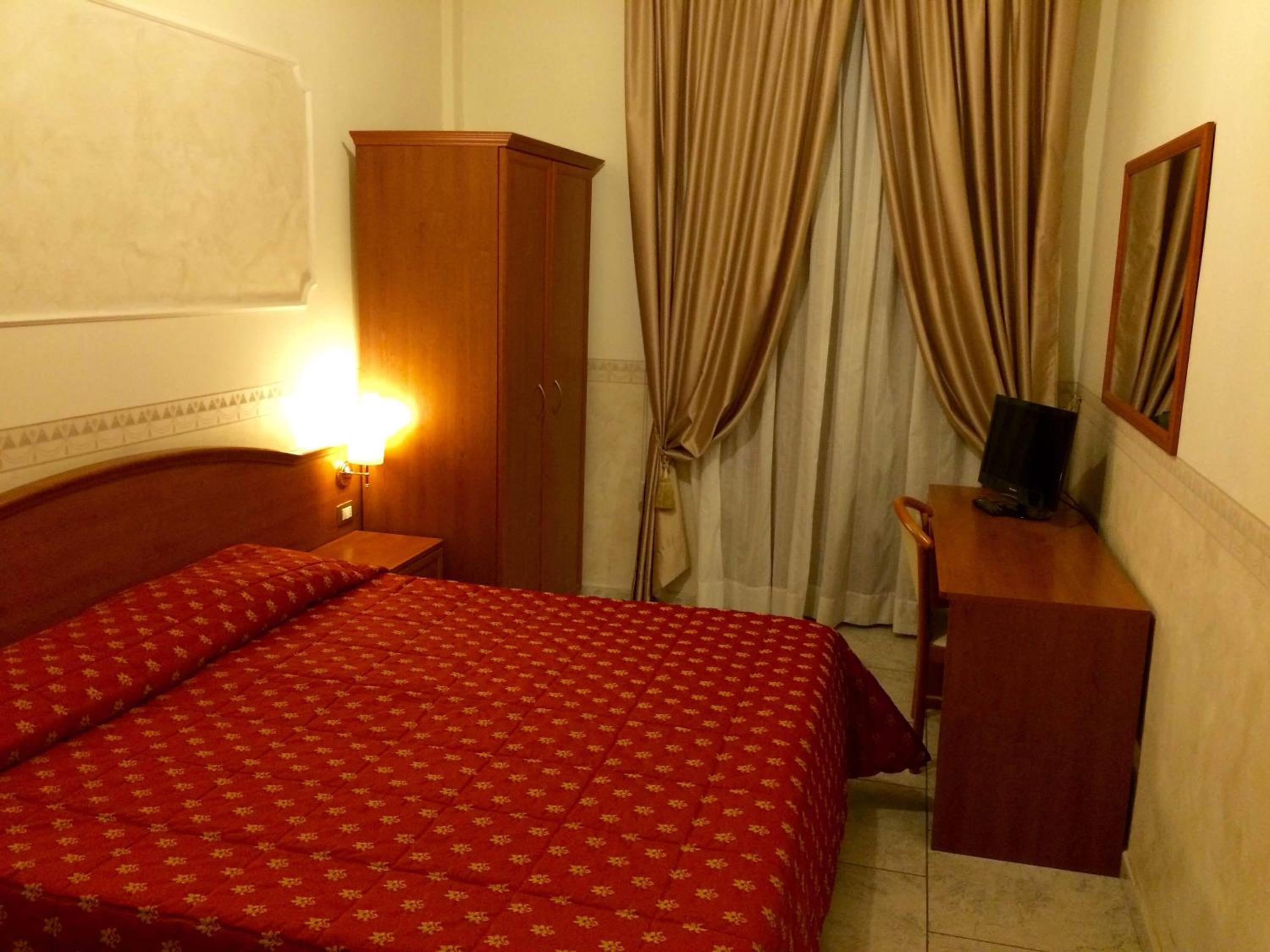 Double Room - Photo 4