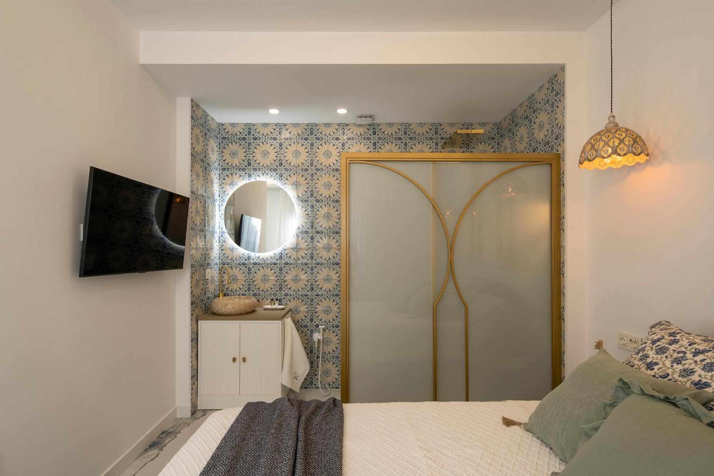 One-Bedroom Apartment - Photo 8