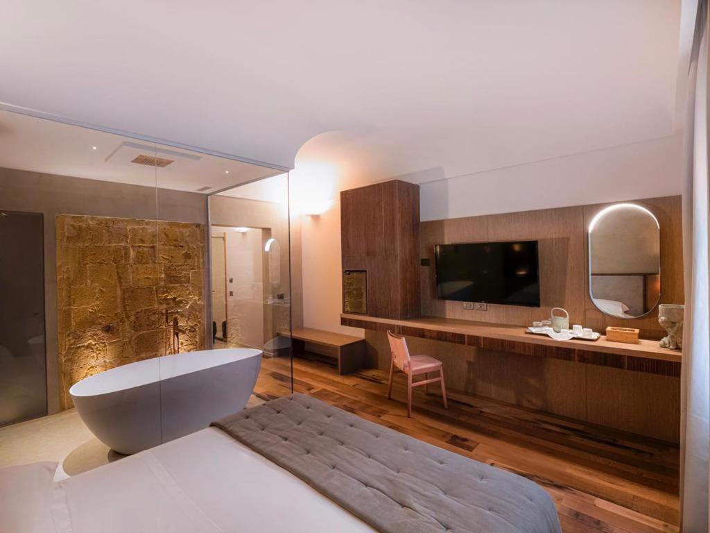 Junior Suite - Photo 1