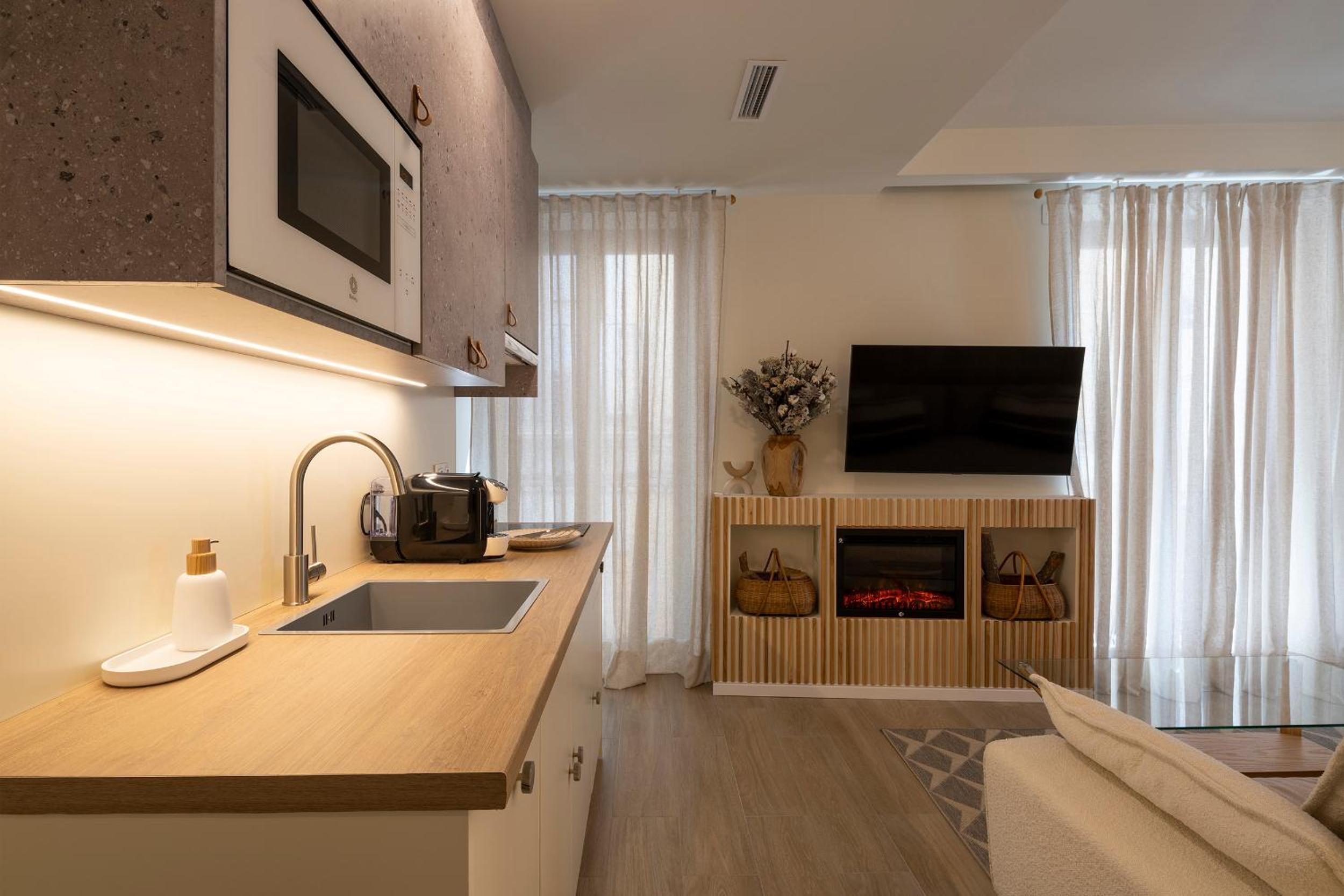 Two-Bedroom Apartment - Photo 3