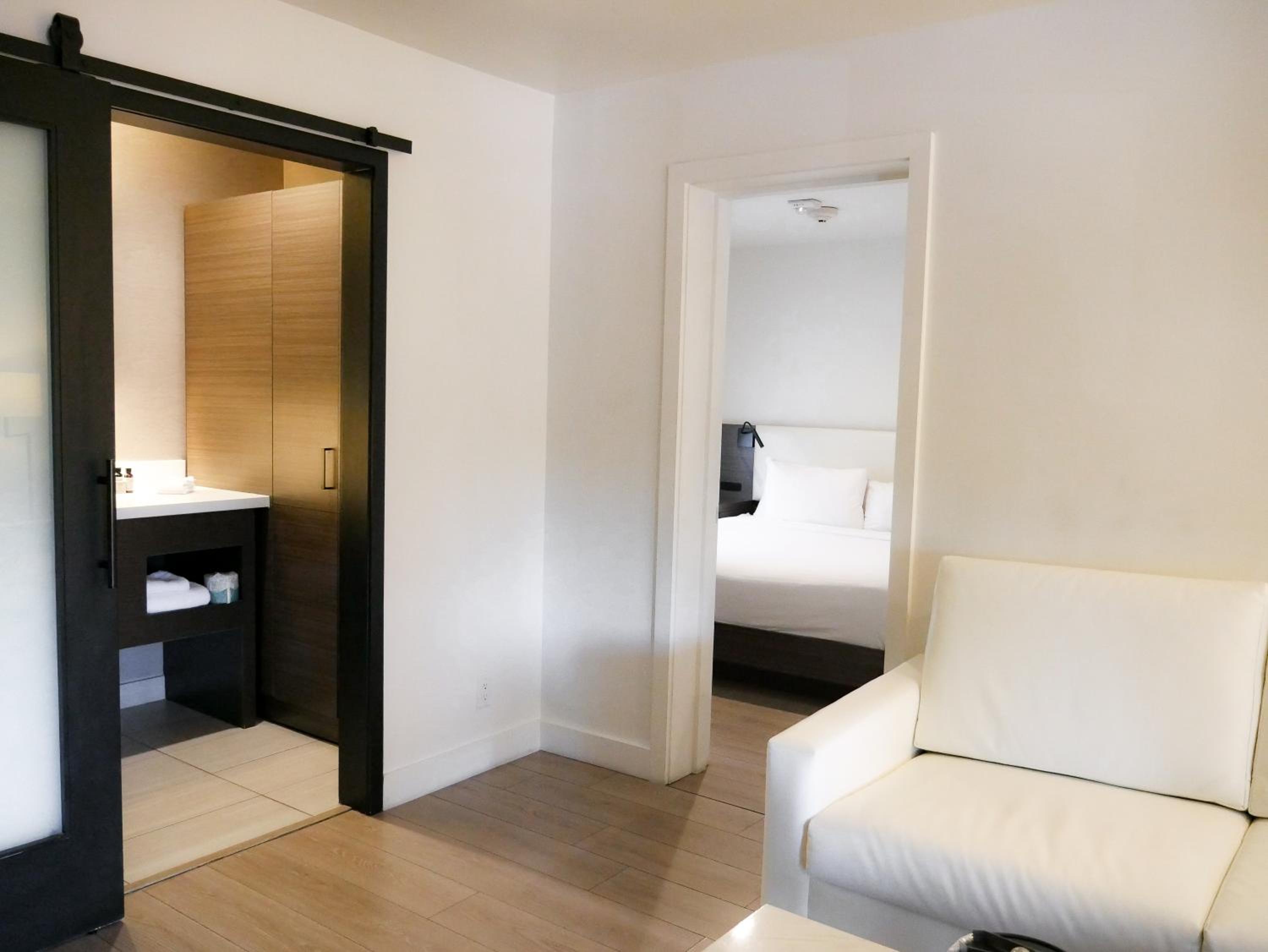 King Suite - Photo 4