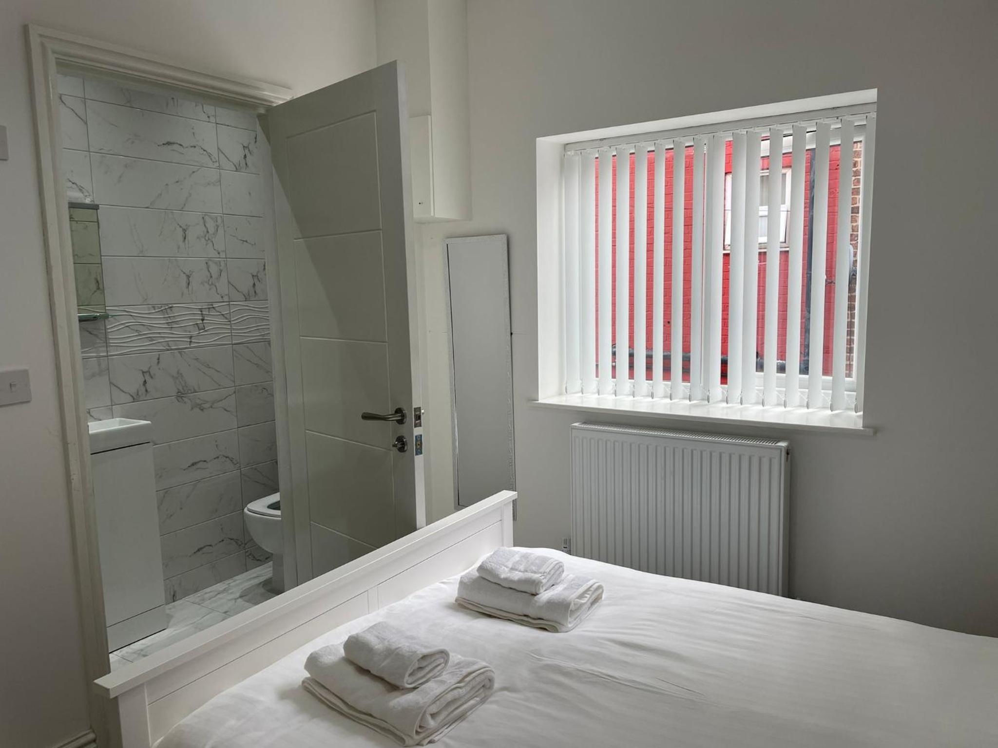 Deluxe Double Room with Extra Bed - Photo 2