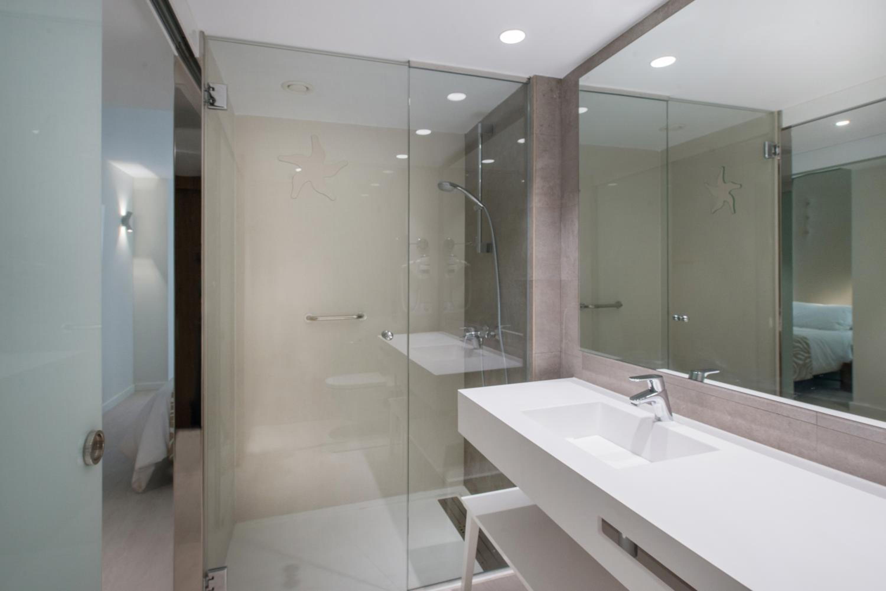 Double or Twin Room with Partial Sea View