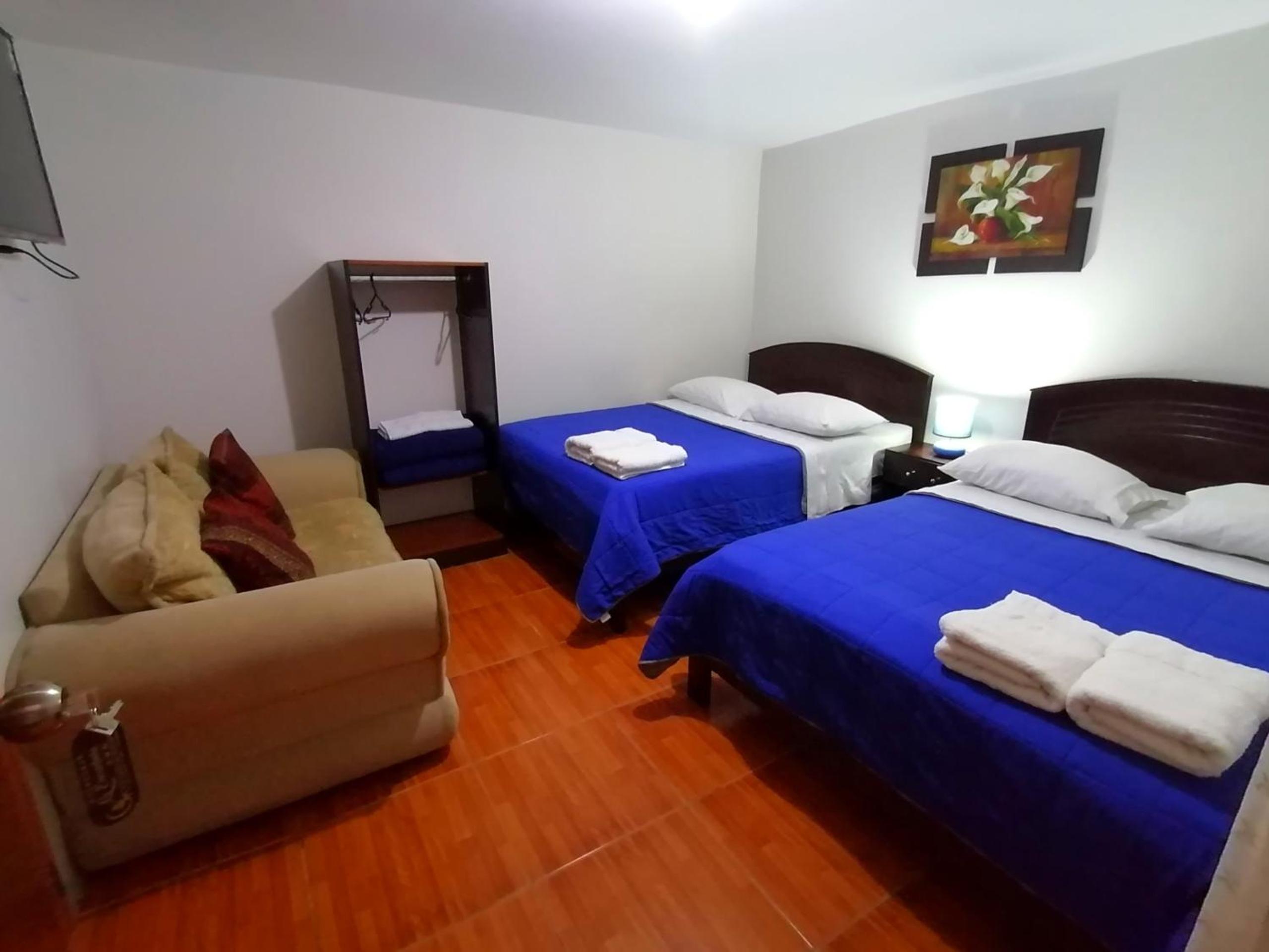 Quadruple Room with Private Bathroom photo 1