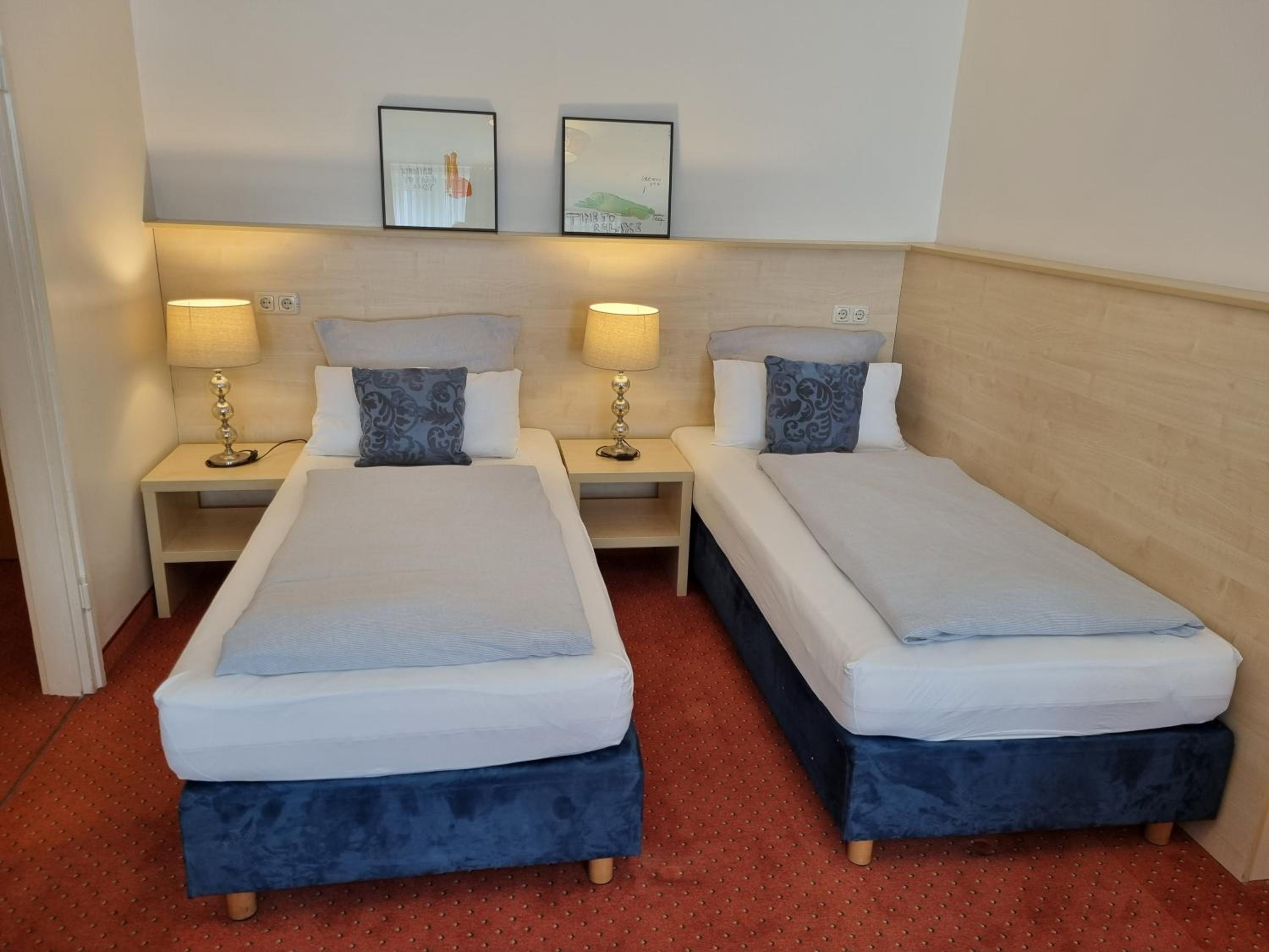 Standard Twin Room