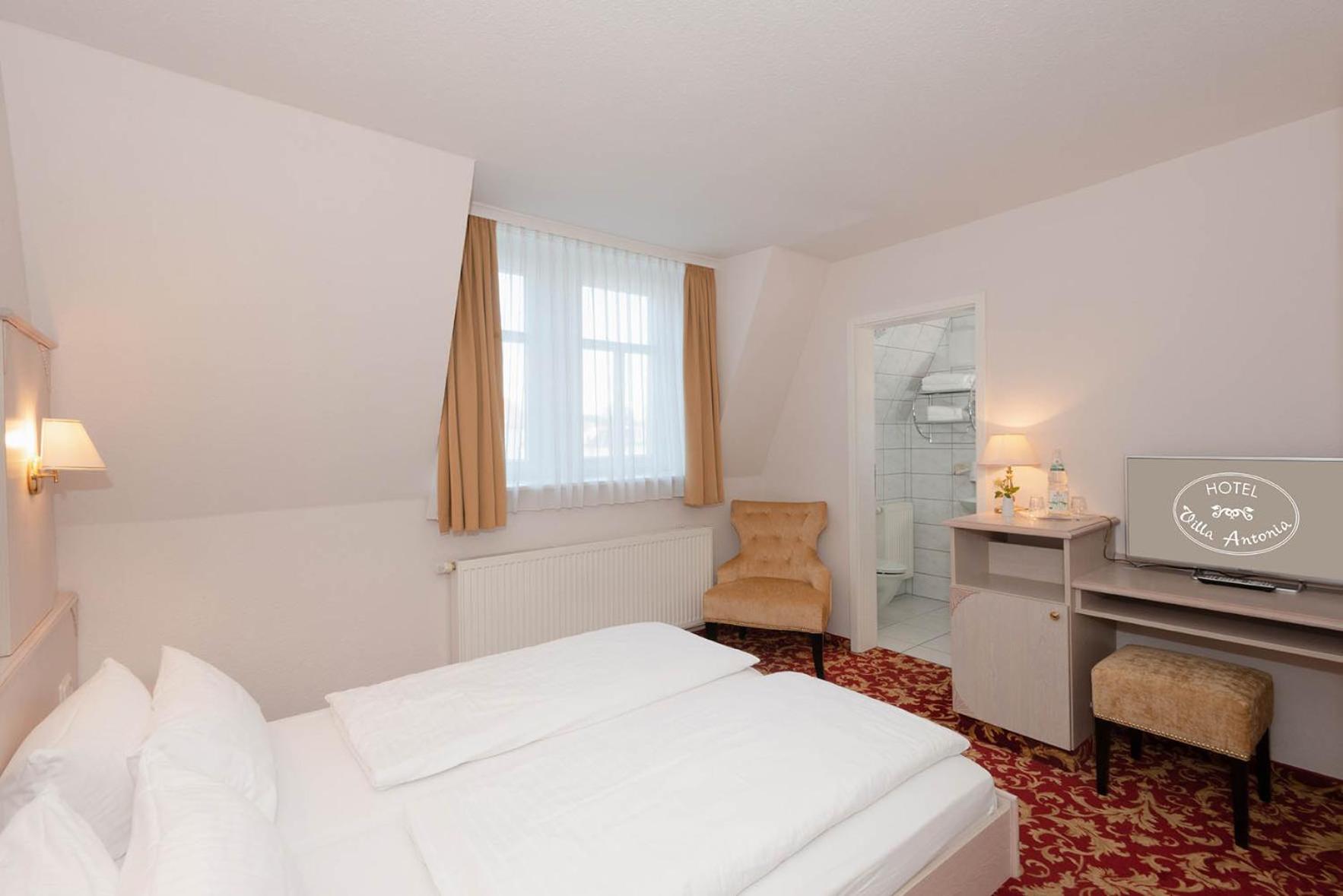 Small Double Room - Photo 1