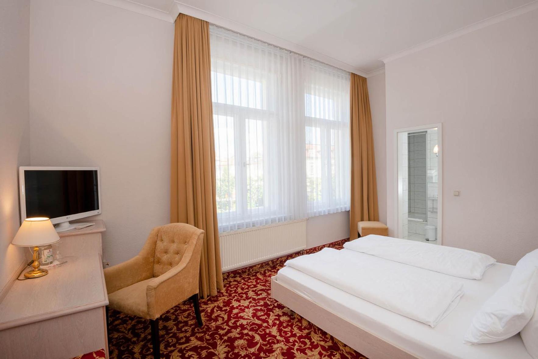Double Room - Photo 4