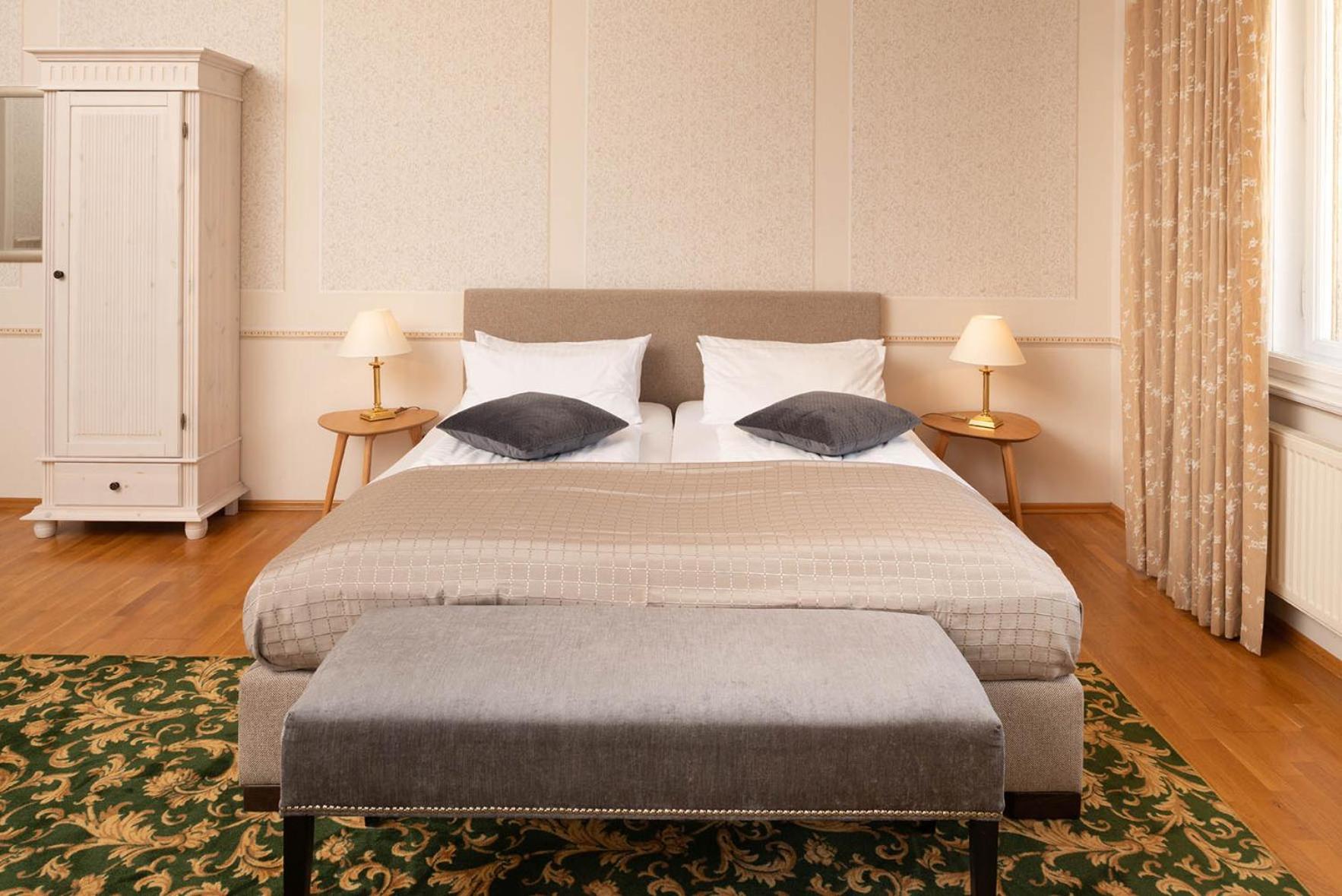 Deluxe Room - Photo 14