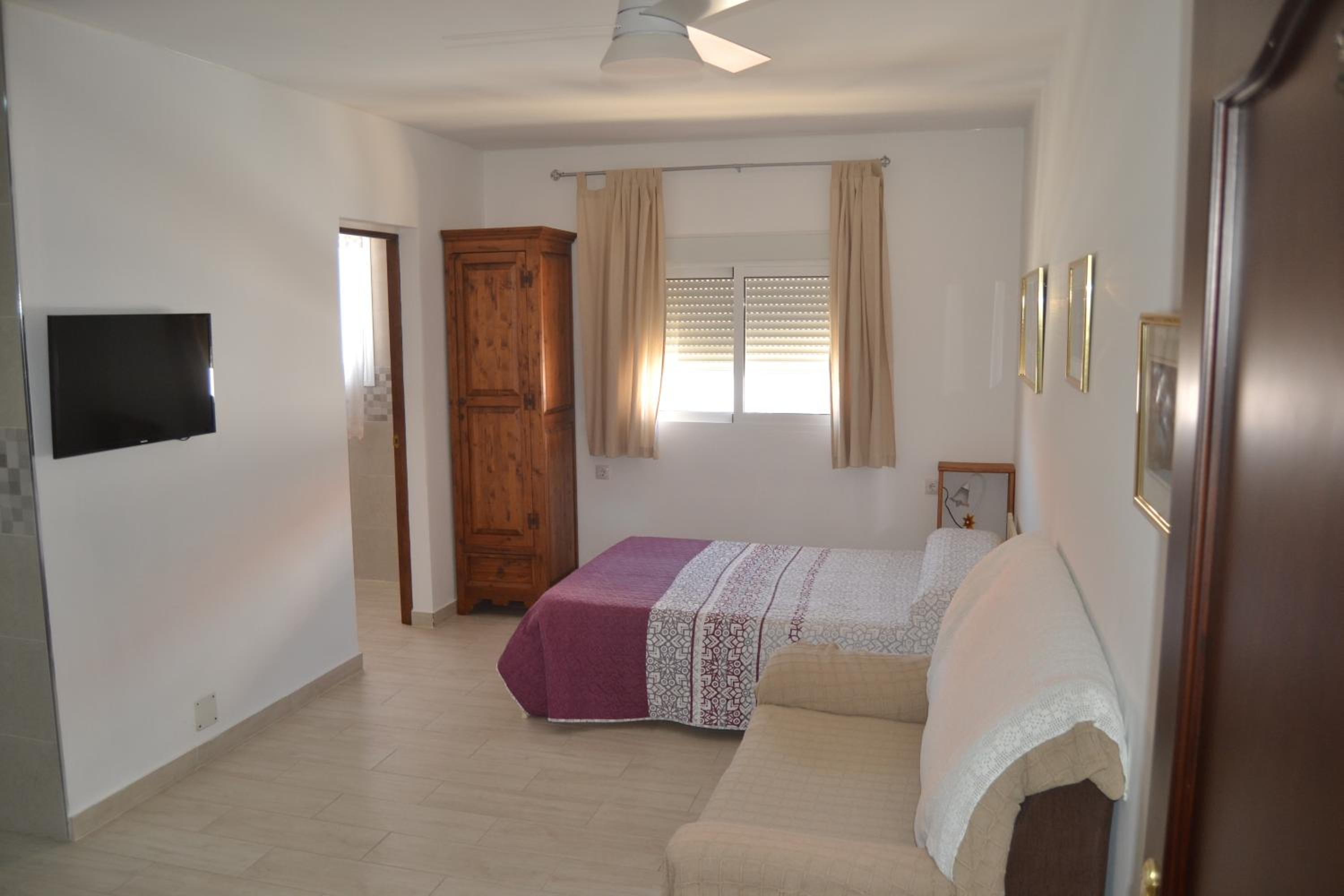 One-Bedroom Apartment - Photo 41