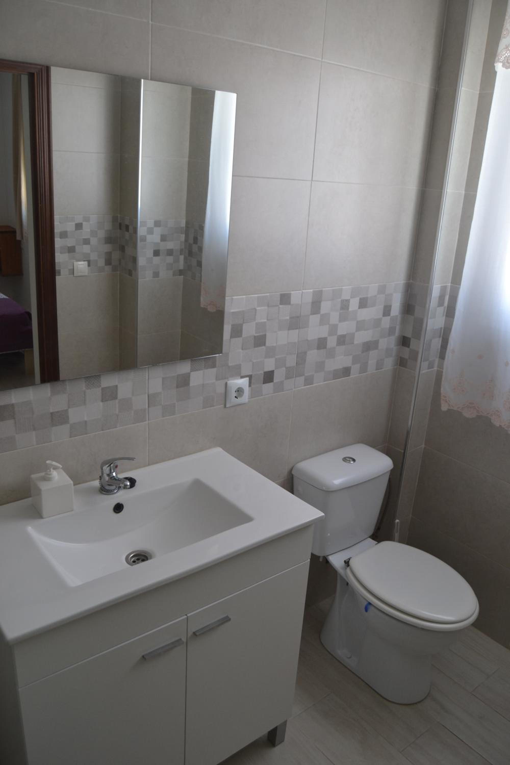 One-Bedroom Apartment - Photo 4