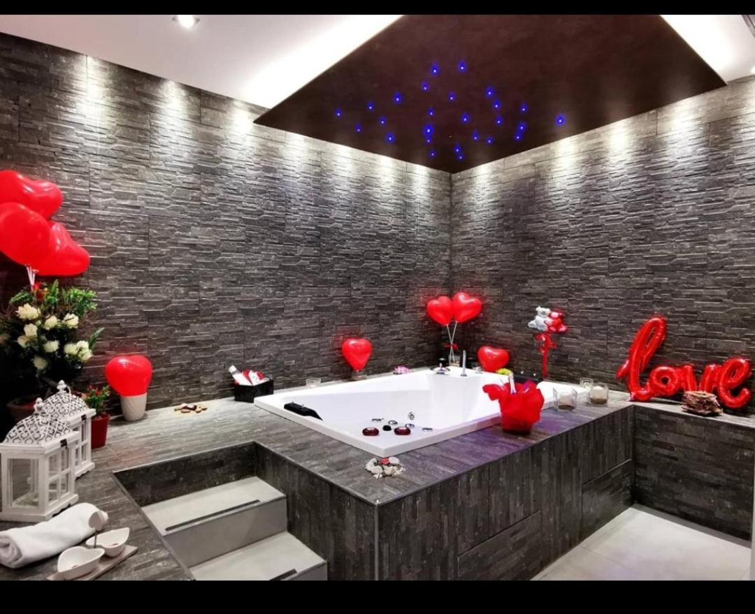 Queen Room with Spa Bath - Photo 13