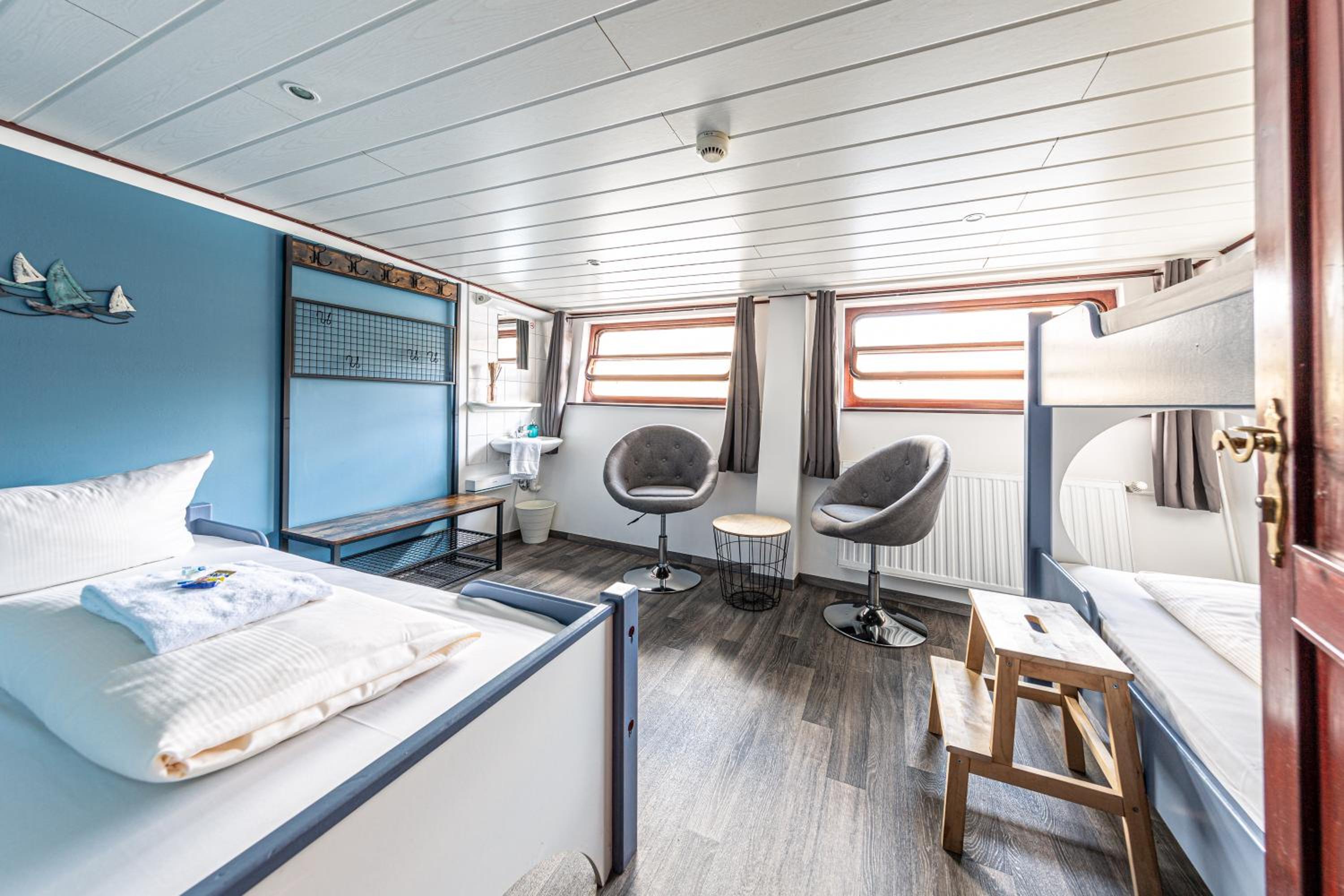 Triple Cabin on Boat photo 2