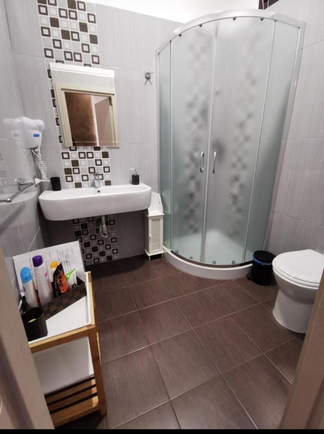 Double Room - Photo 3