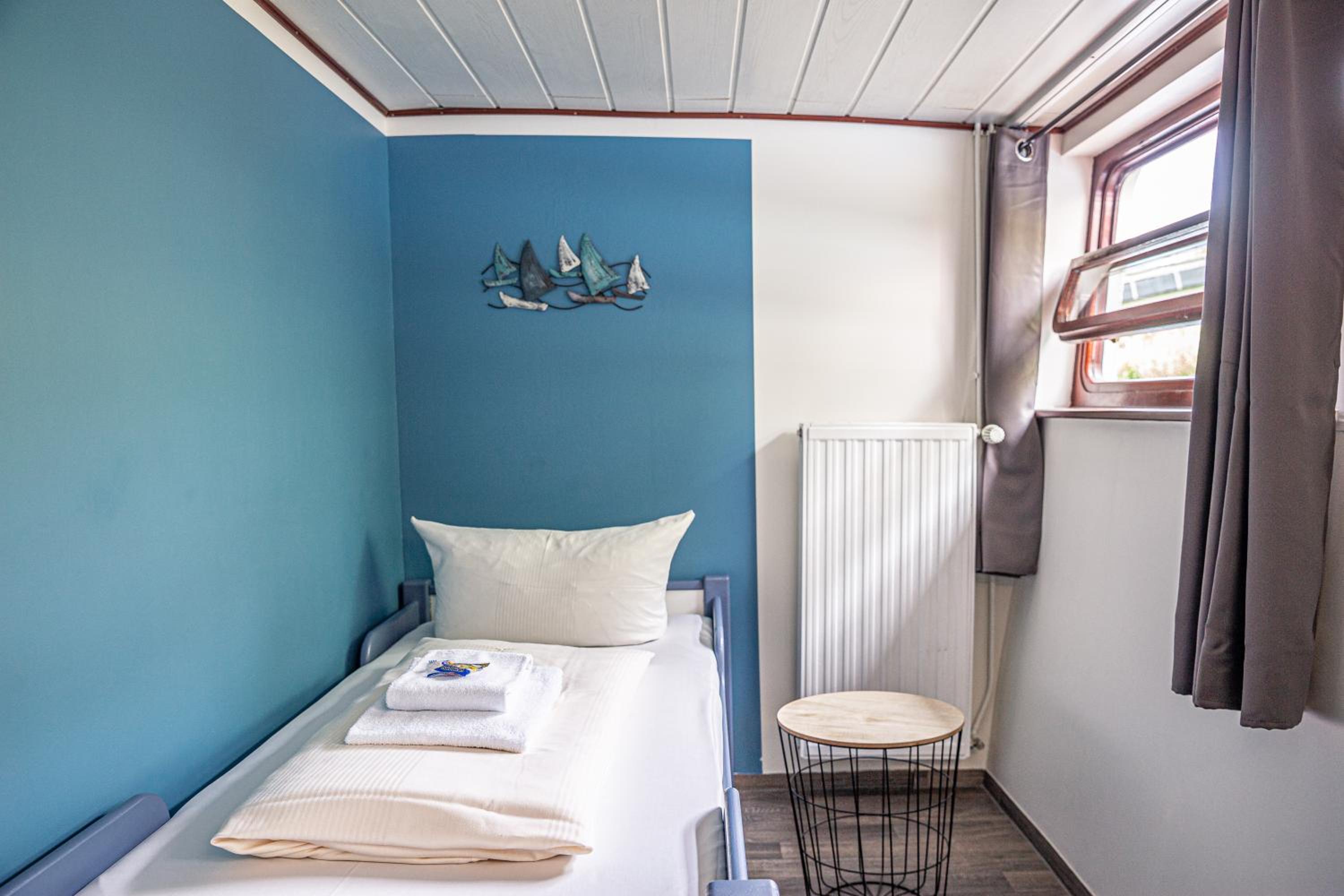 Single Room with Shared Bathroom