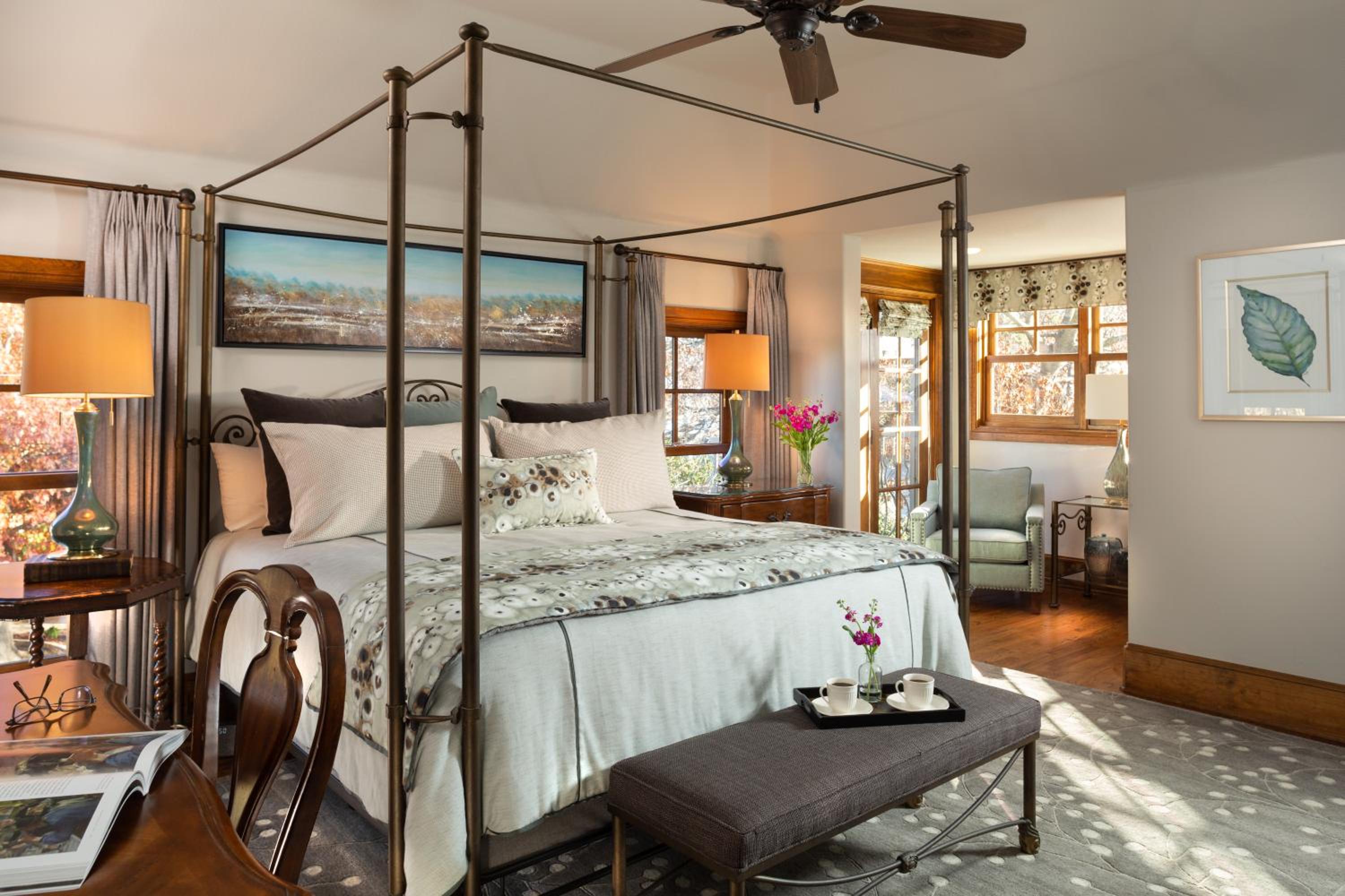 Deluxe King Room photo 1