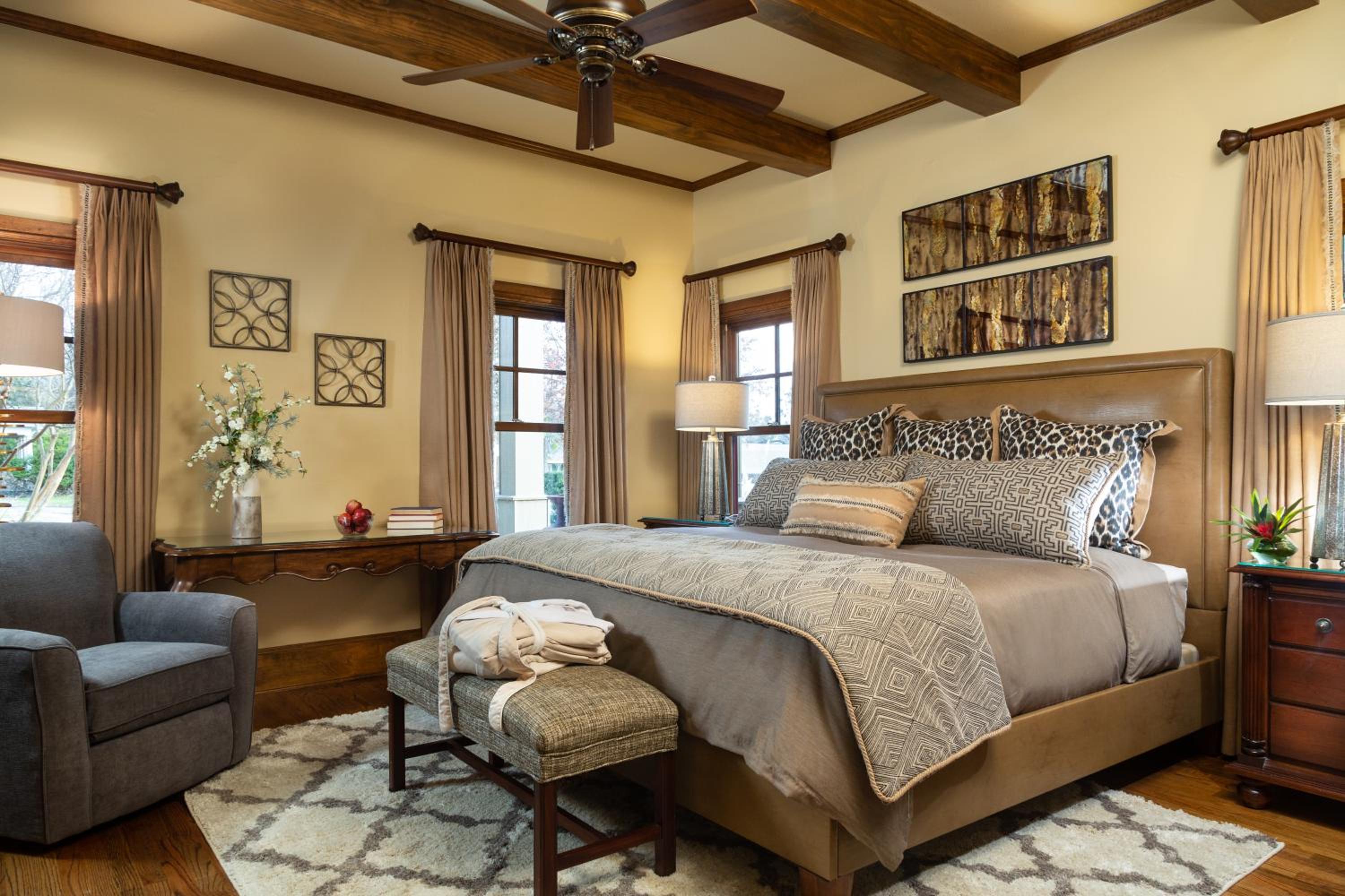 Deluxe King Room photo 3