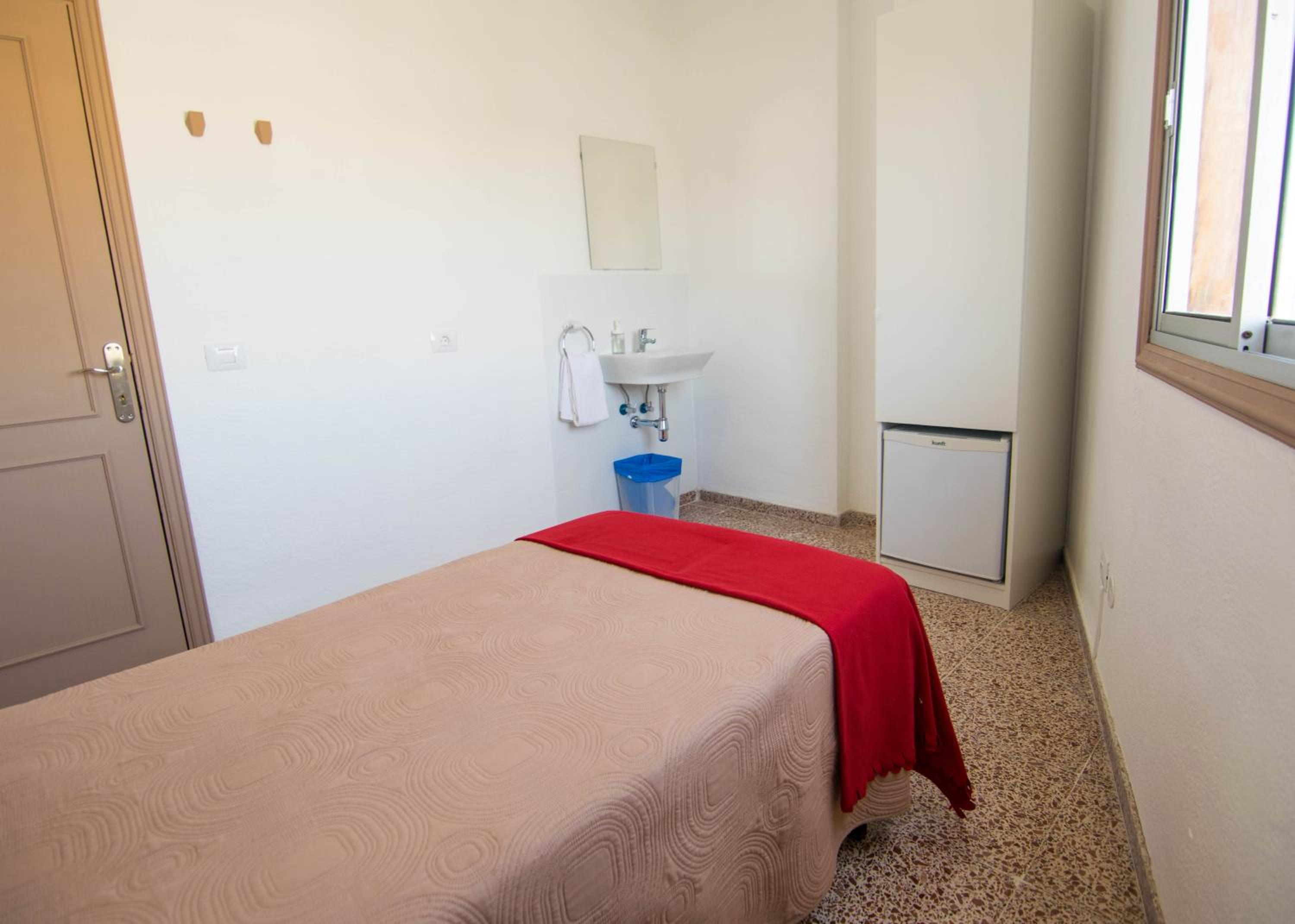 Single Room with Shared Shower and Toilet