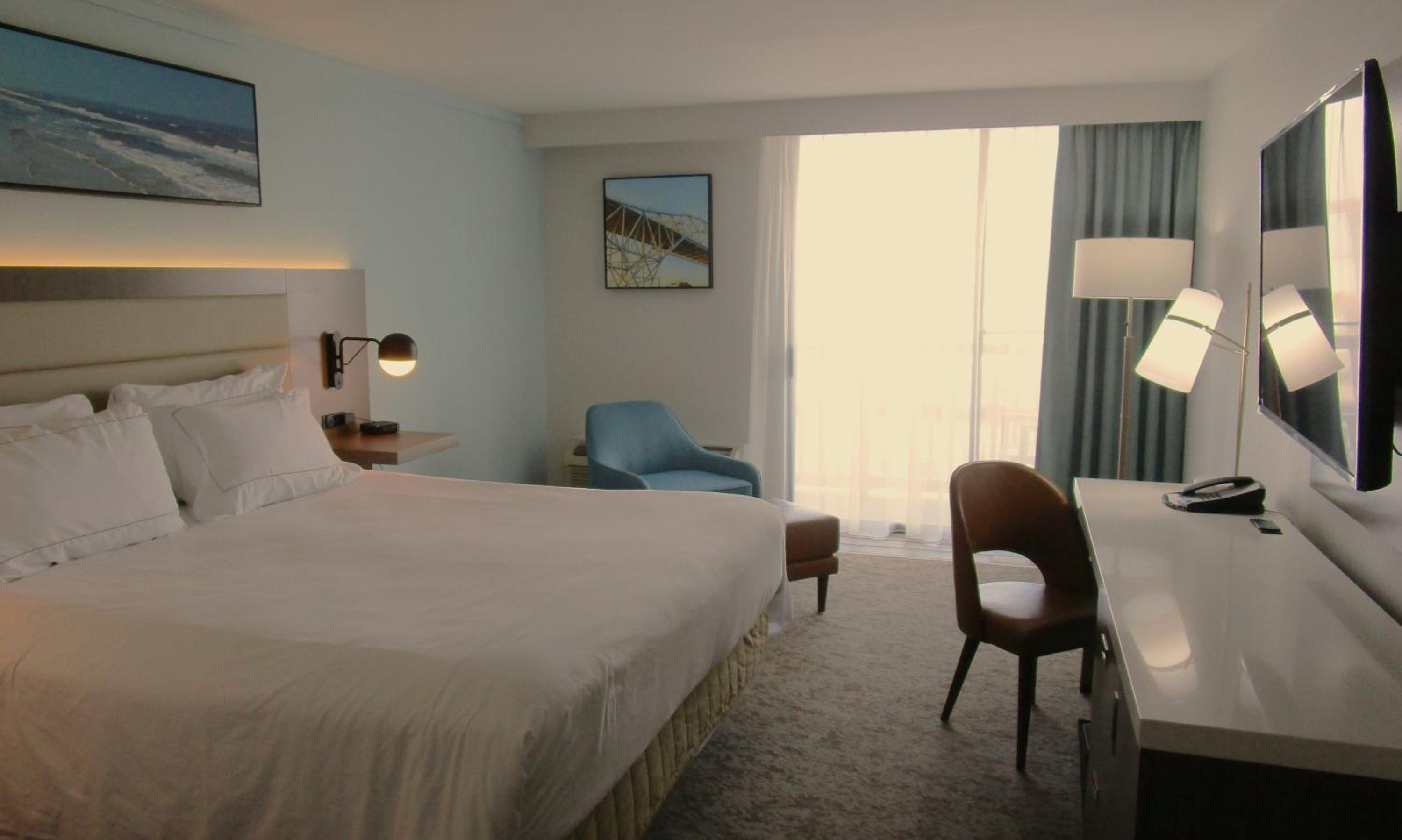 King Room with Side Beach View - Photo 3