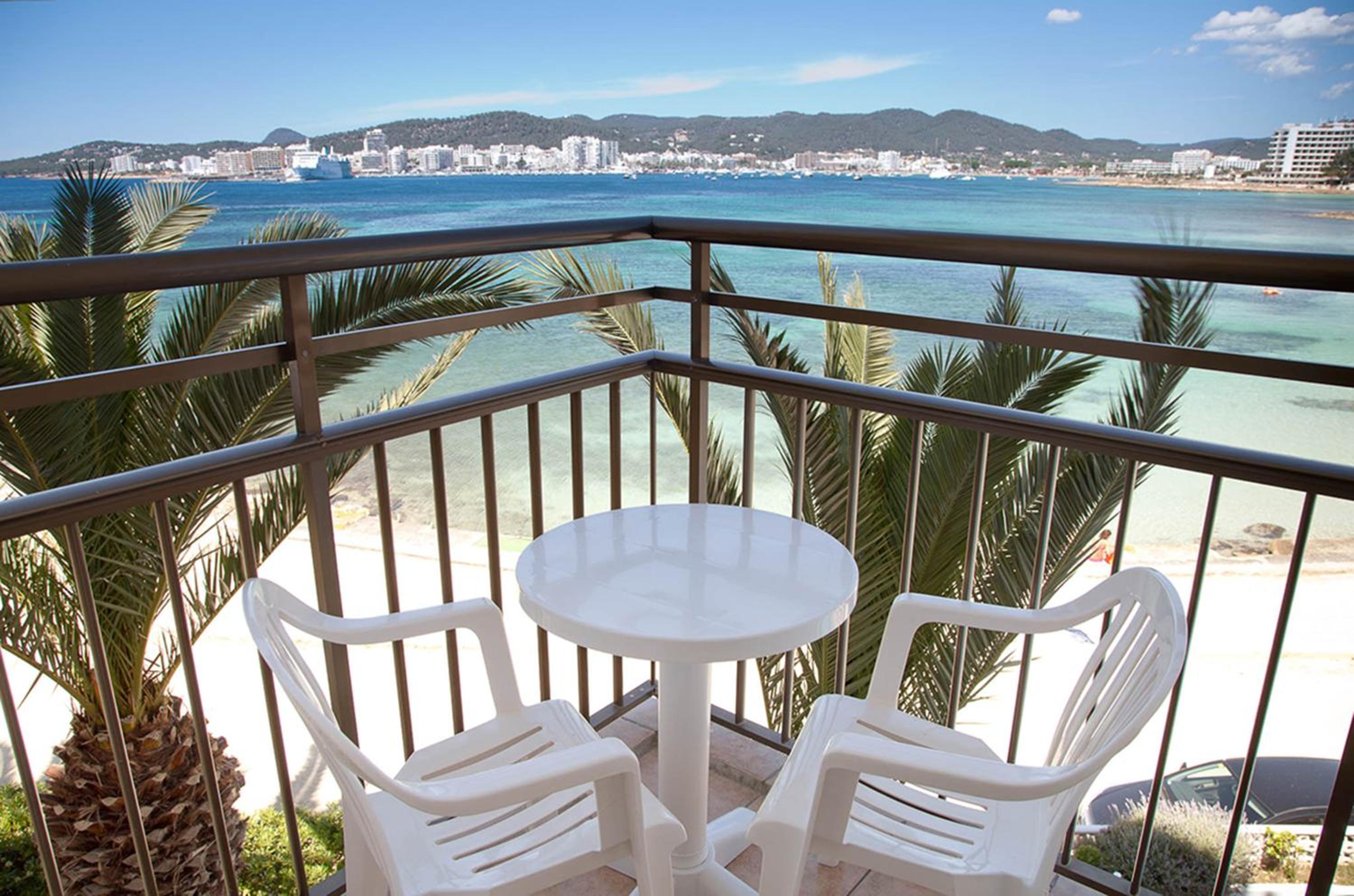 Twin Room with Sea View - Photo 2