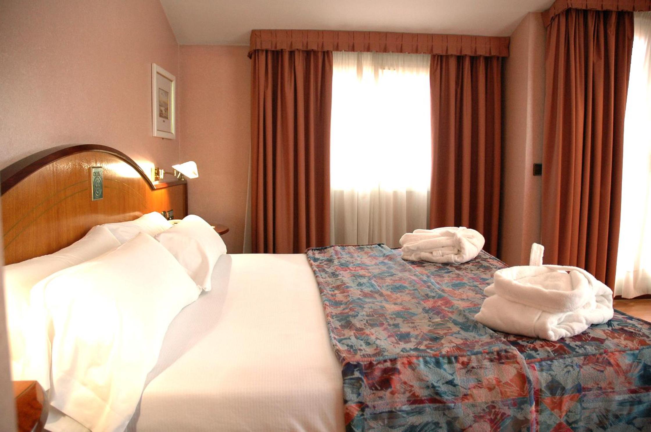 Junior Suite with Terrace photo 2
