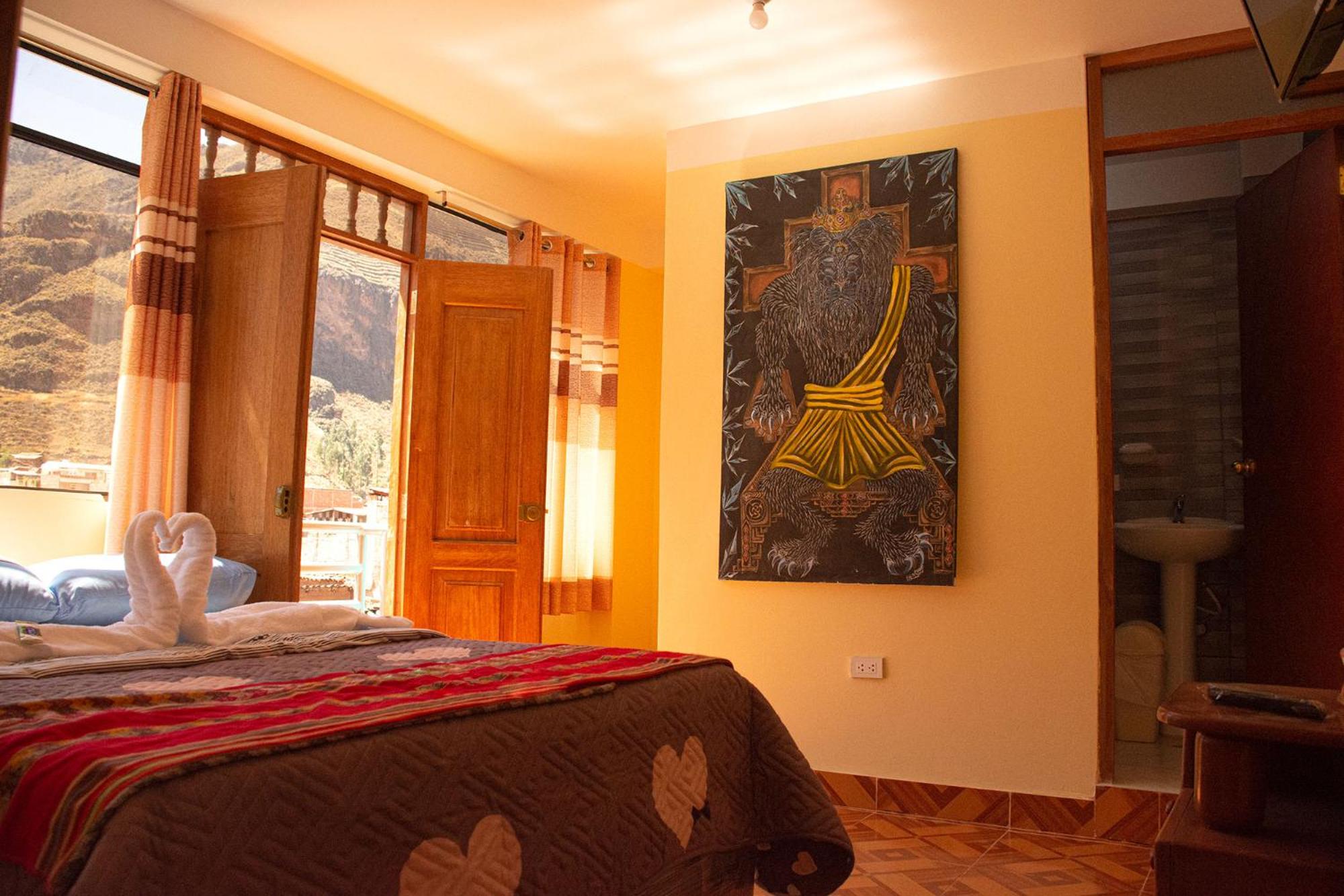 Family Room with Mountain View photo 3