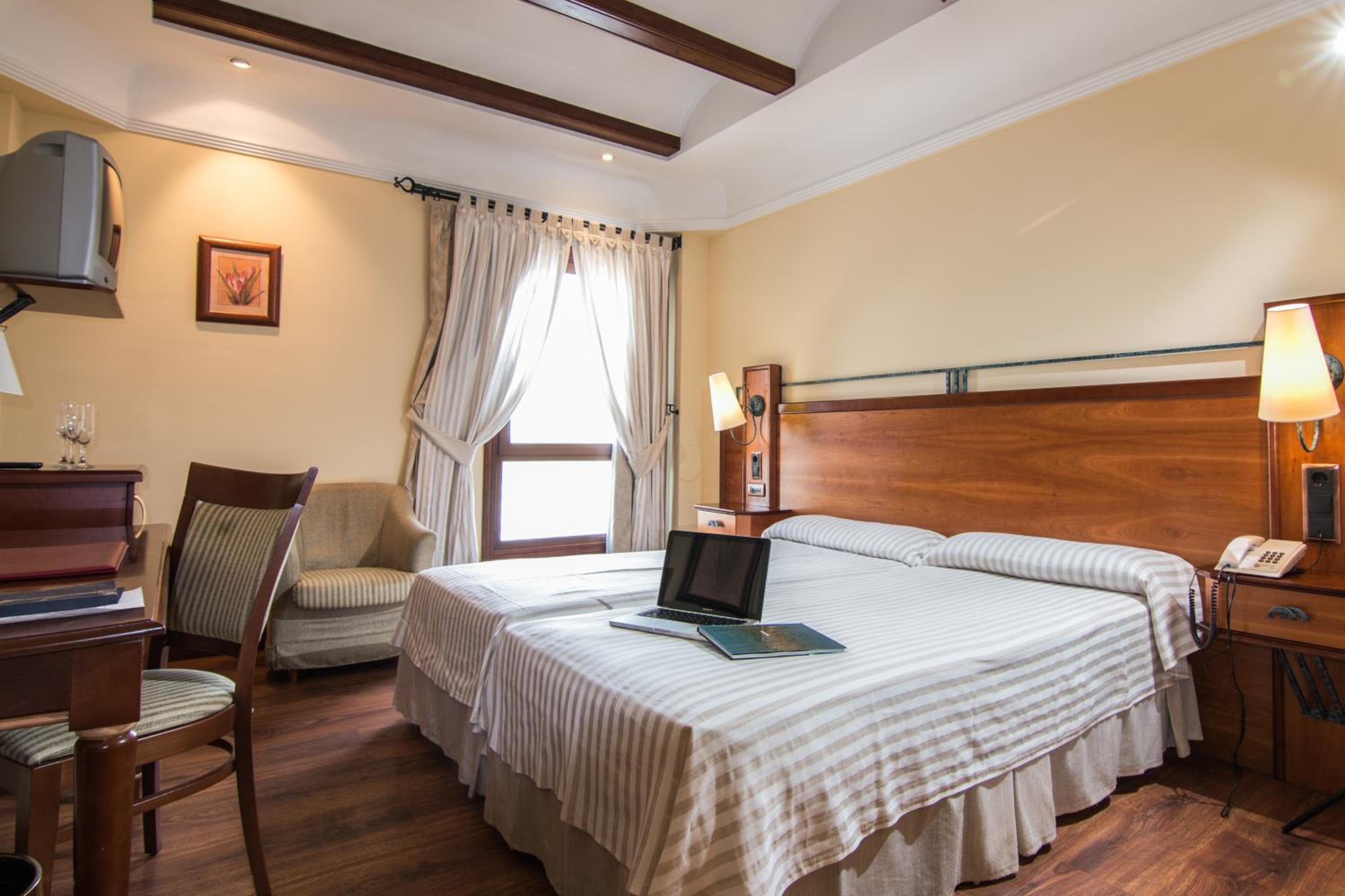 Habitación Doble o con Dos Camas con Cama Extra (2 Adultos + 1 Niño)