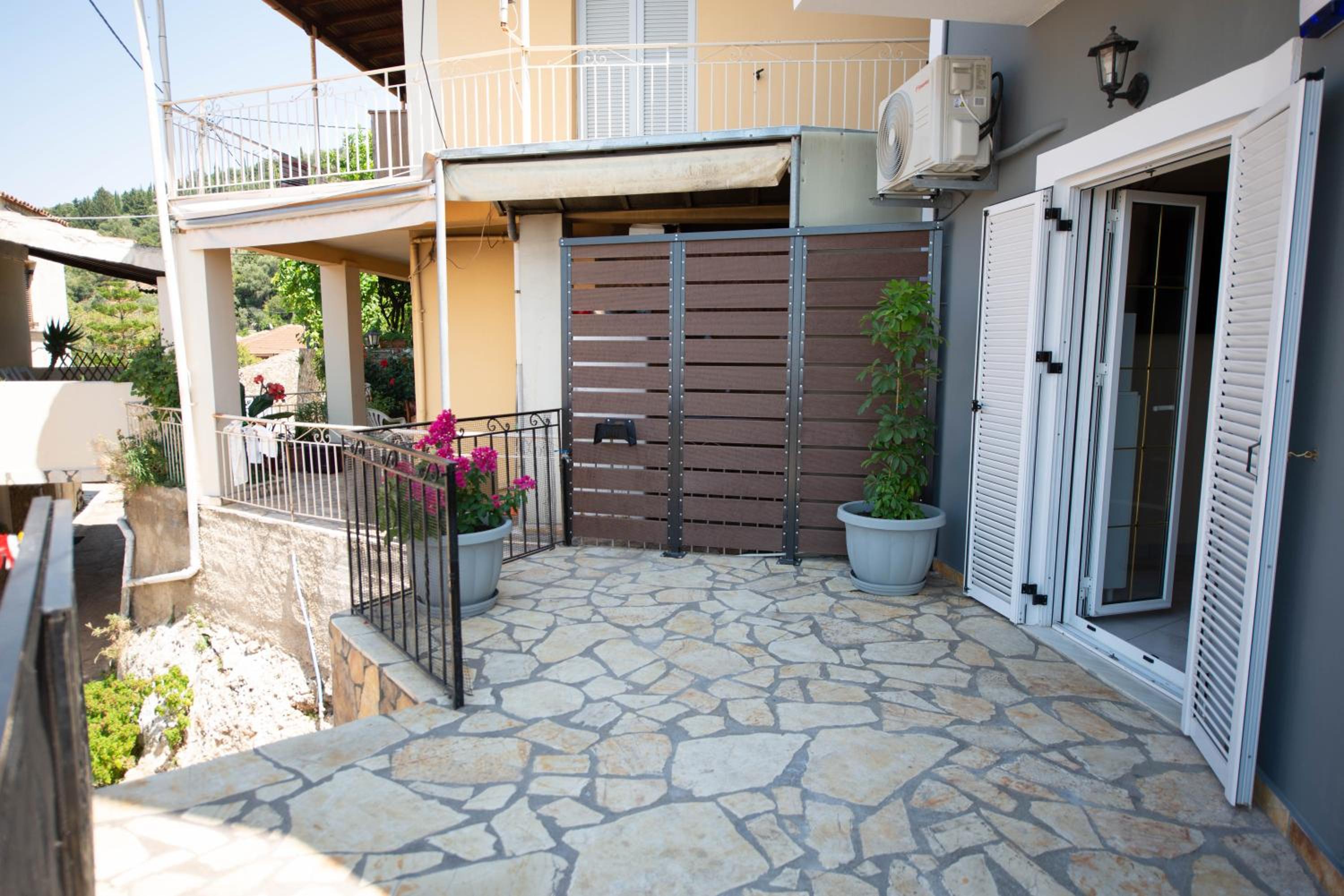 Villa photo 3