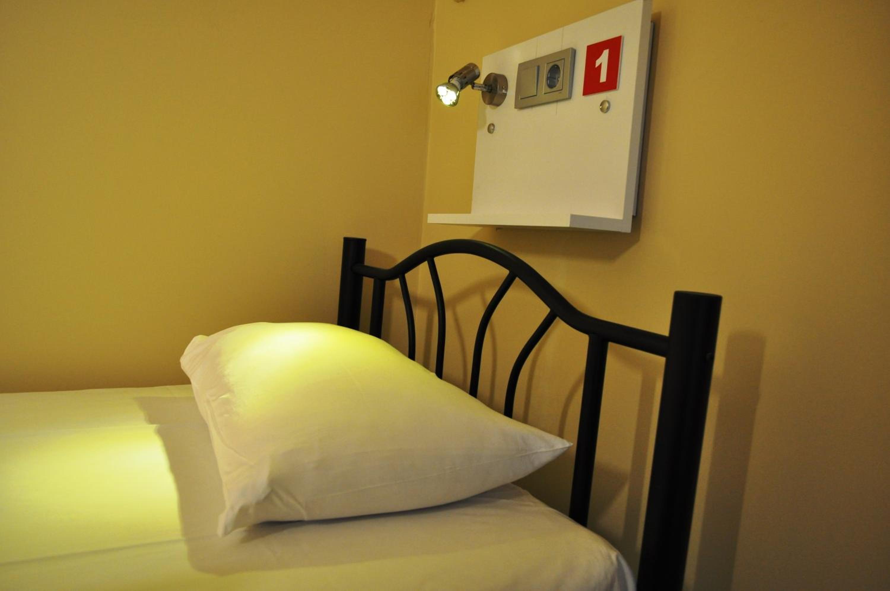 Single Bed in Mixed Dormitory Room photo 2