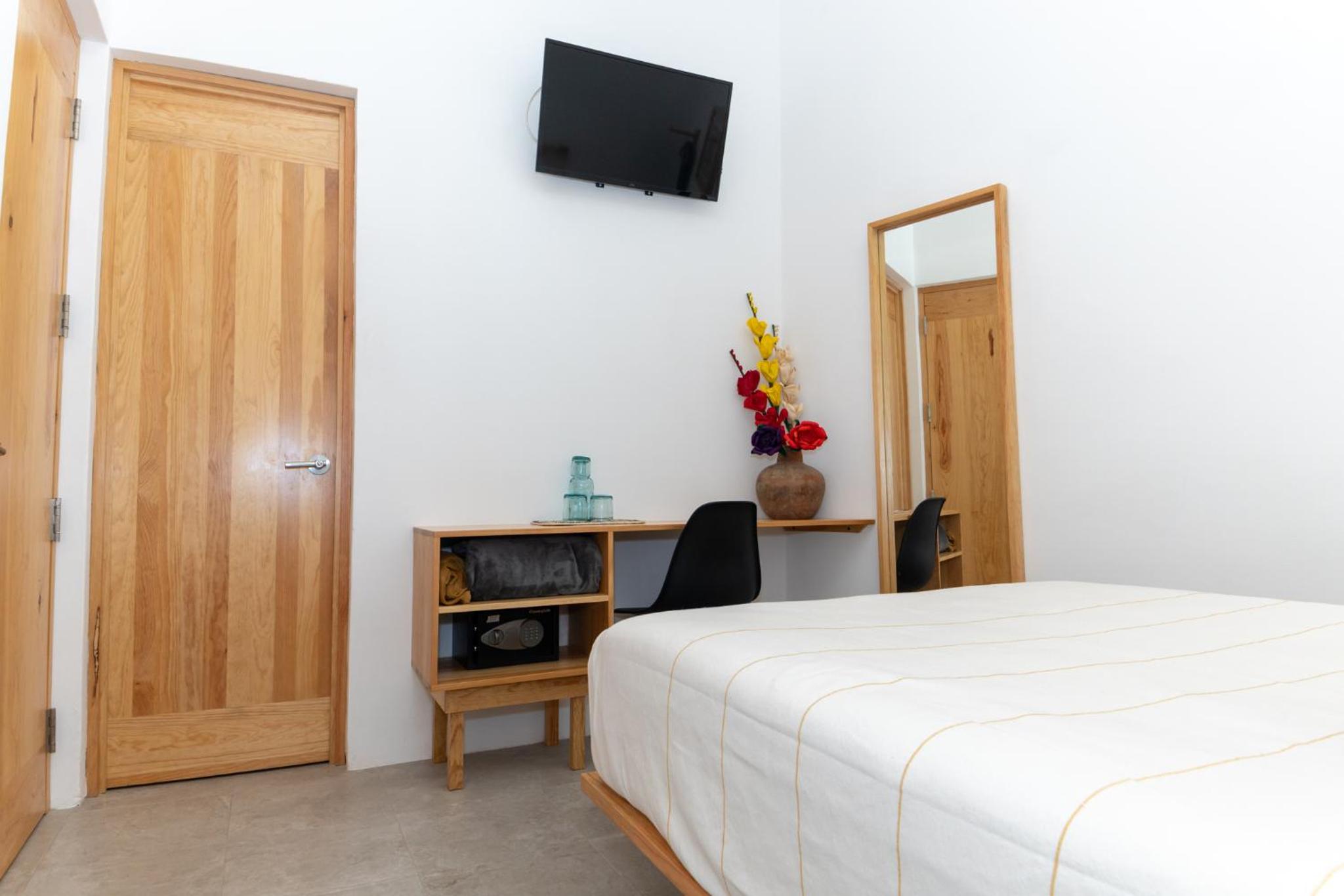 Budget Double Room photo 3