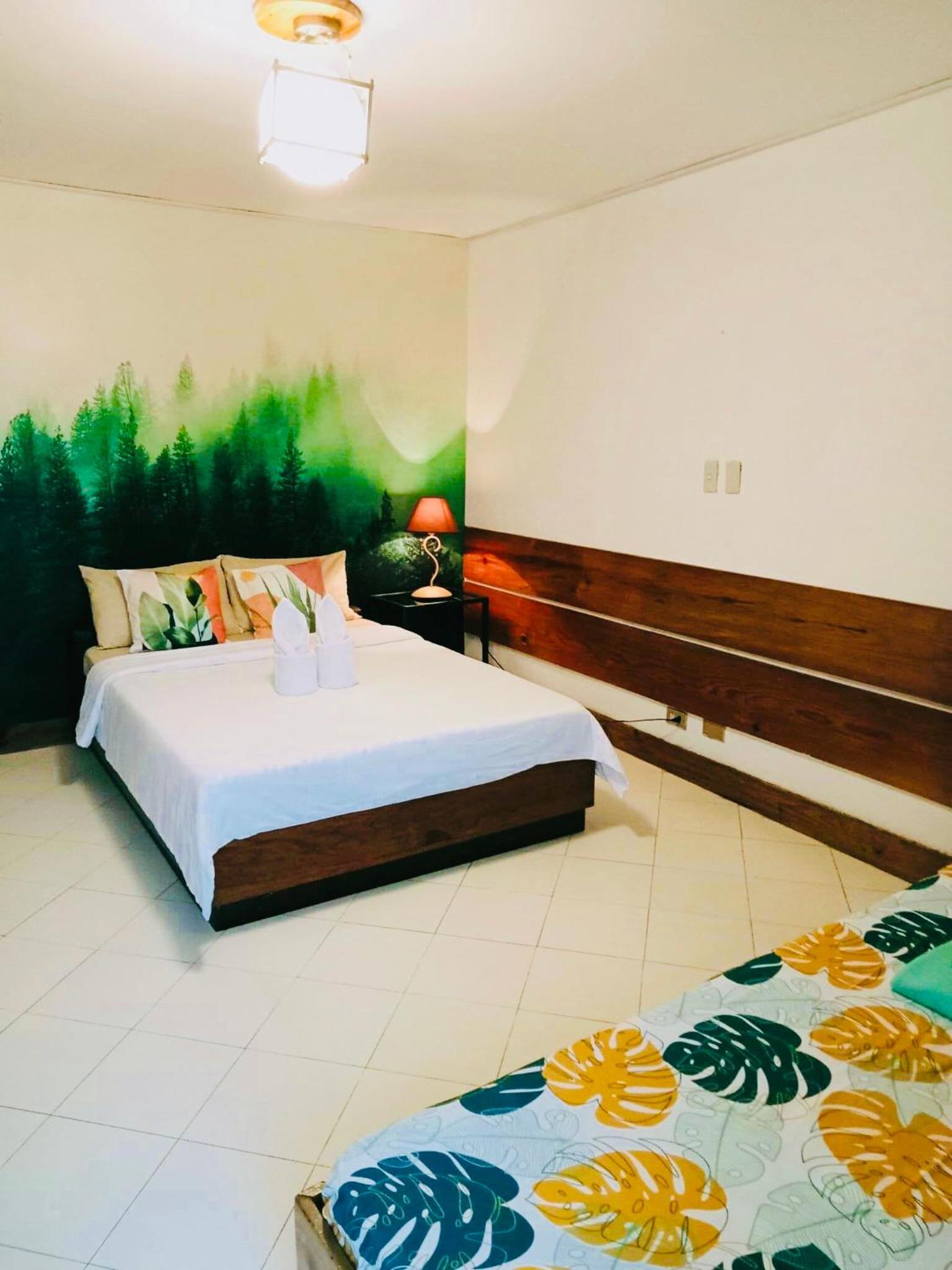 Double Room with Balcony - Photo 3