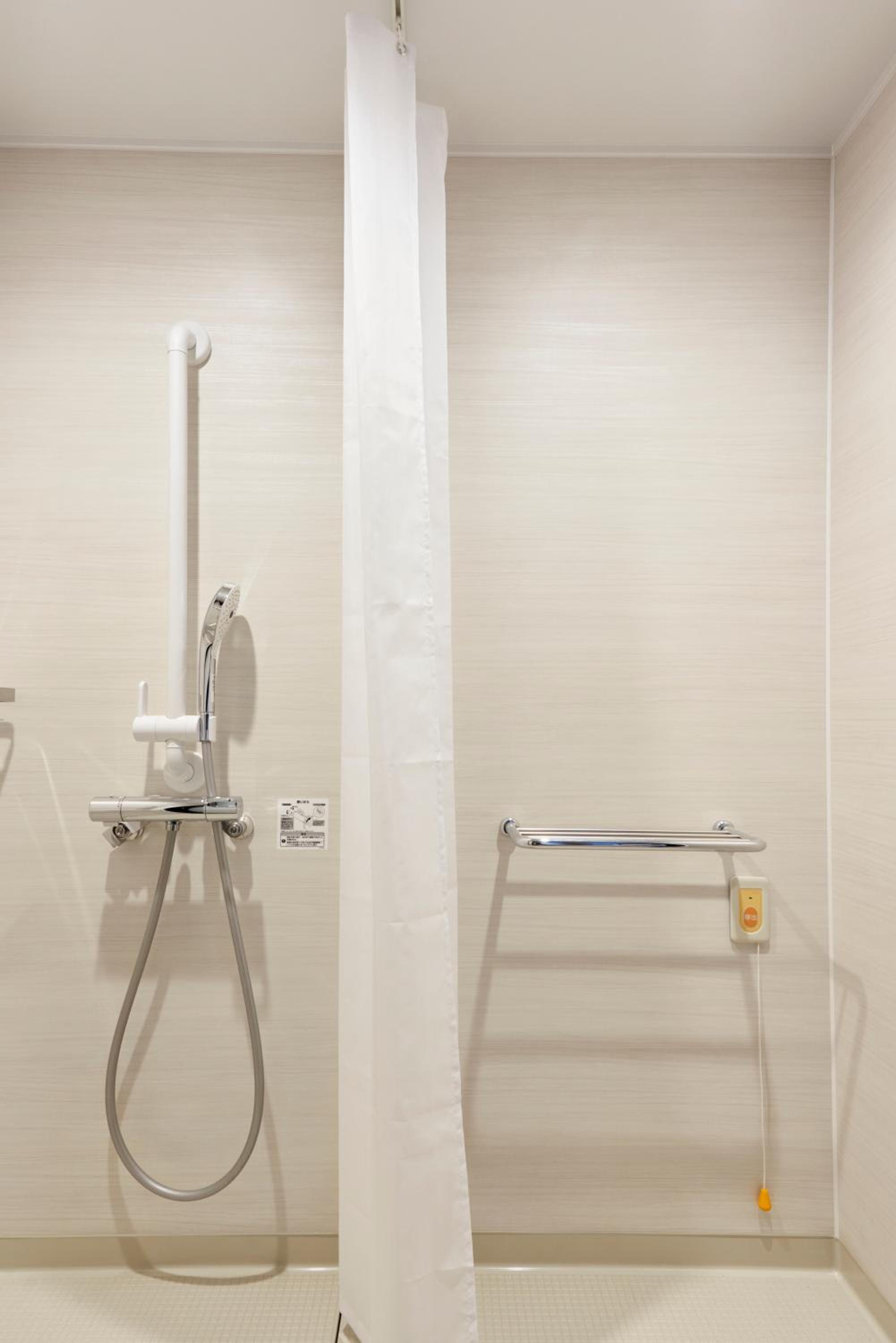 Universal Room - Photo 10