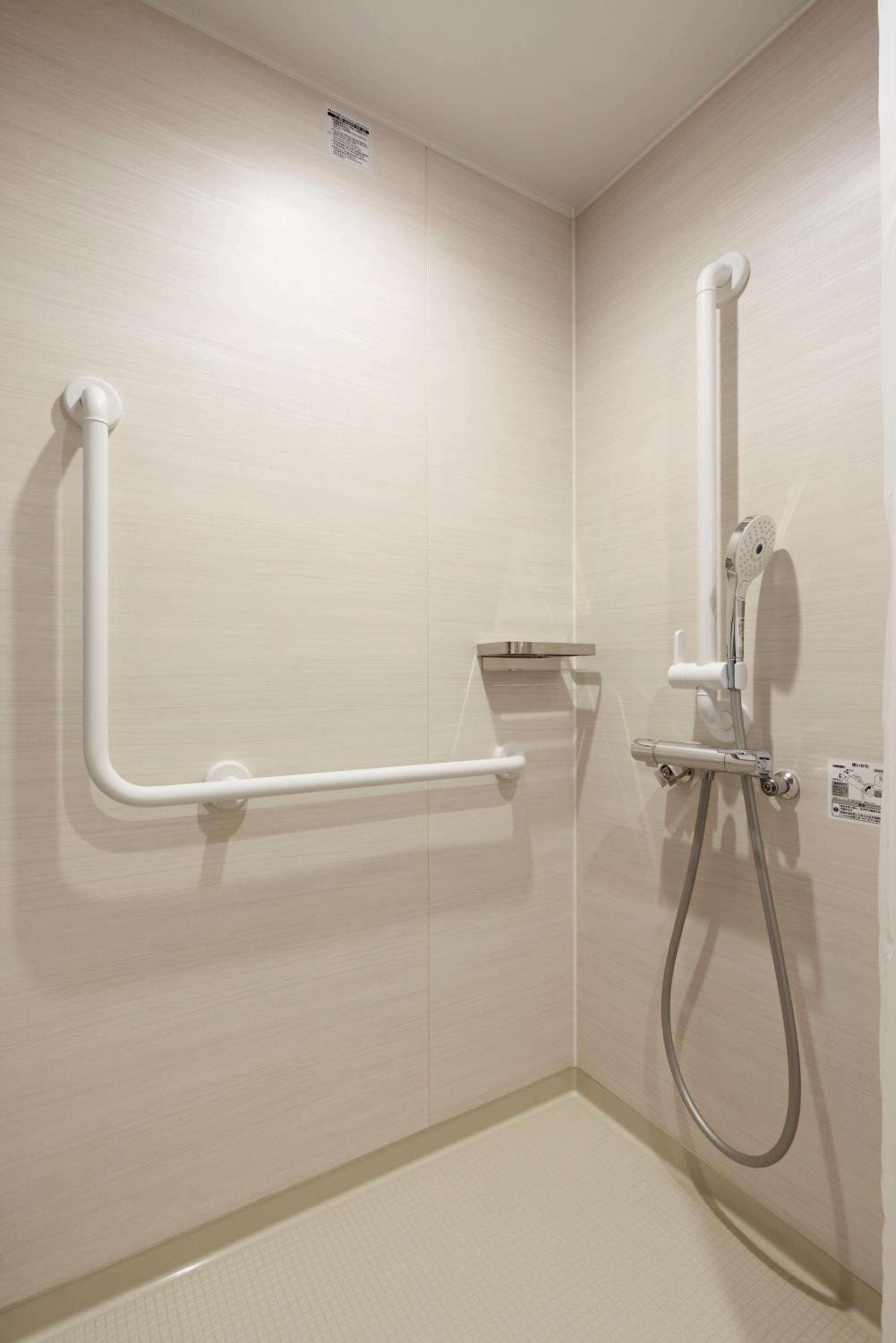 Universal Room - Photo 11