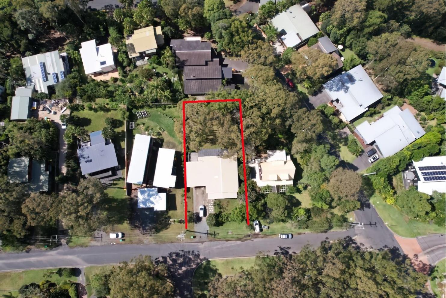 Three-Bedroom House photo 2