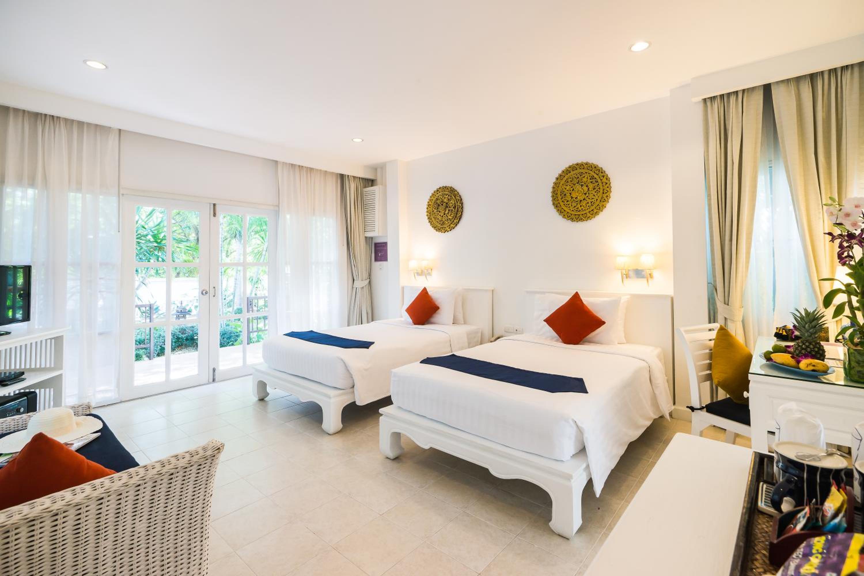 Garden View Grand Twin Beds