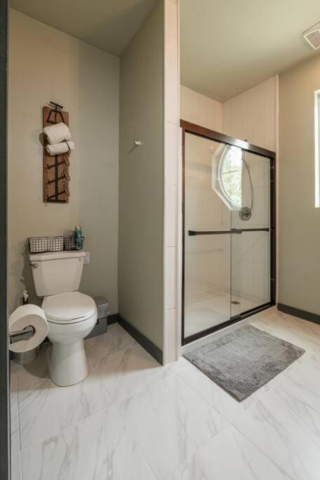 Three-Bedroom House photo 3