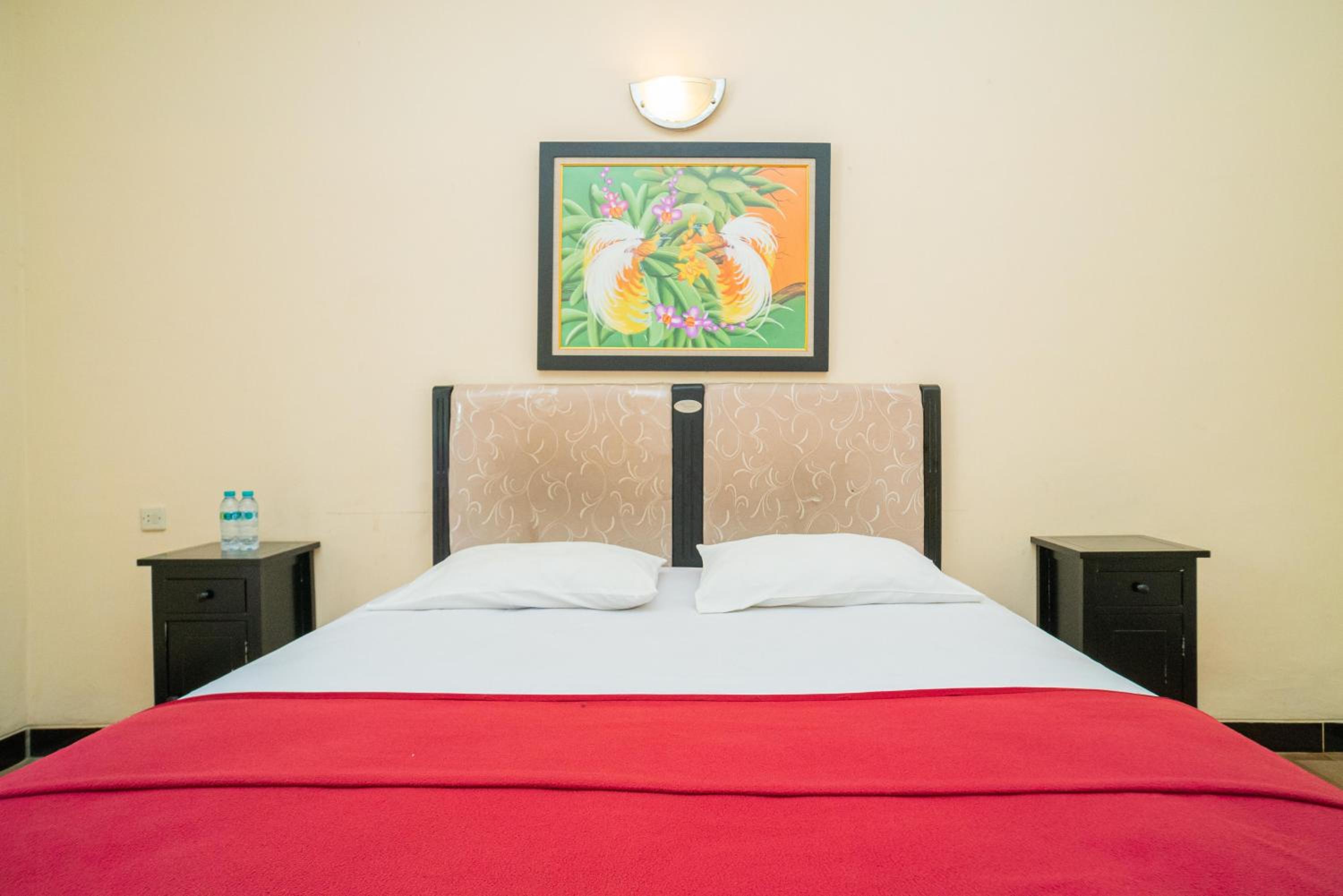 Standard Double Room - Photo 9