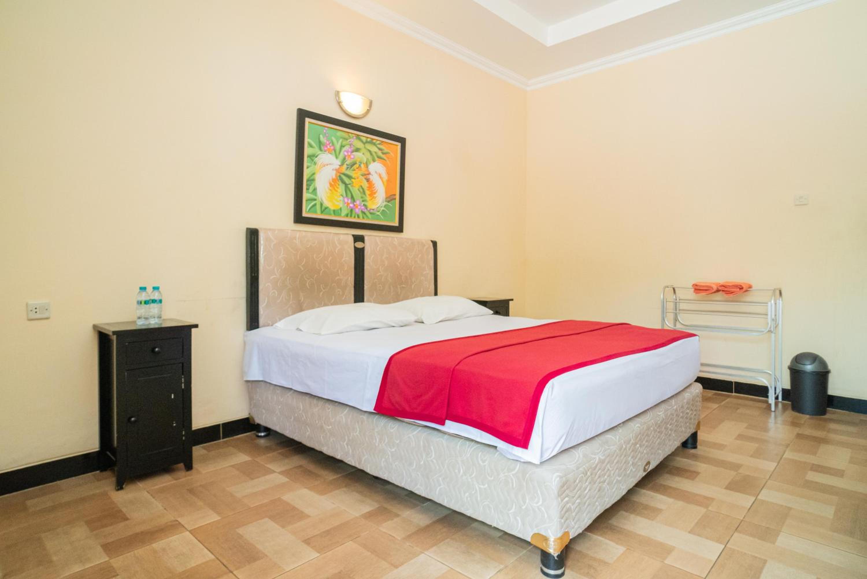 Standard Double Room - Photo 10