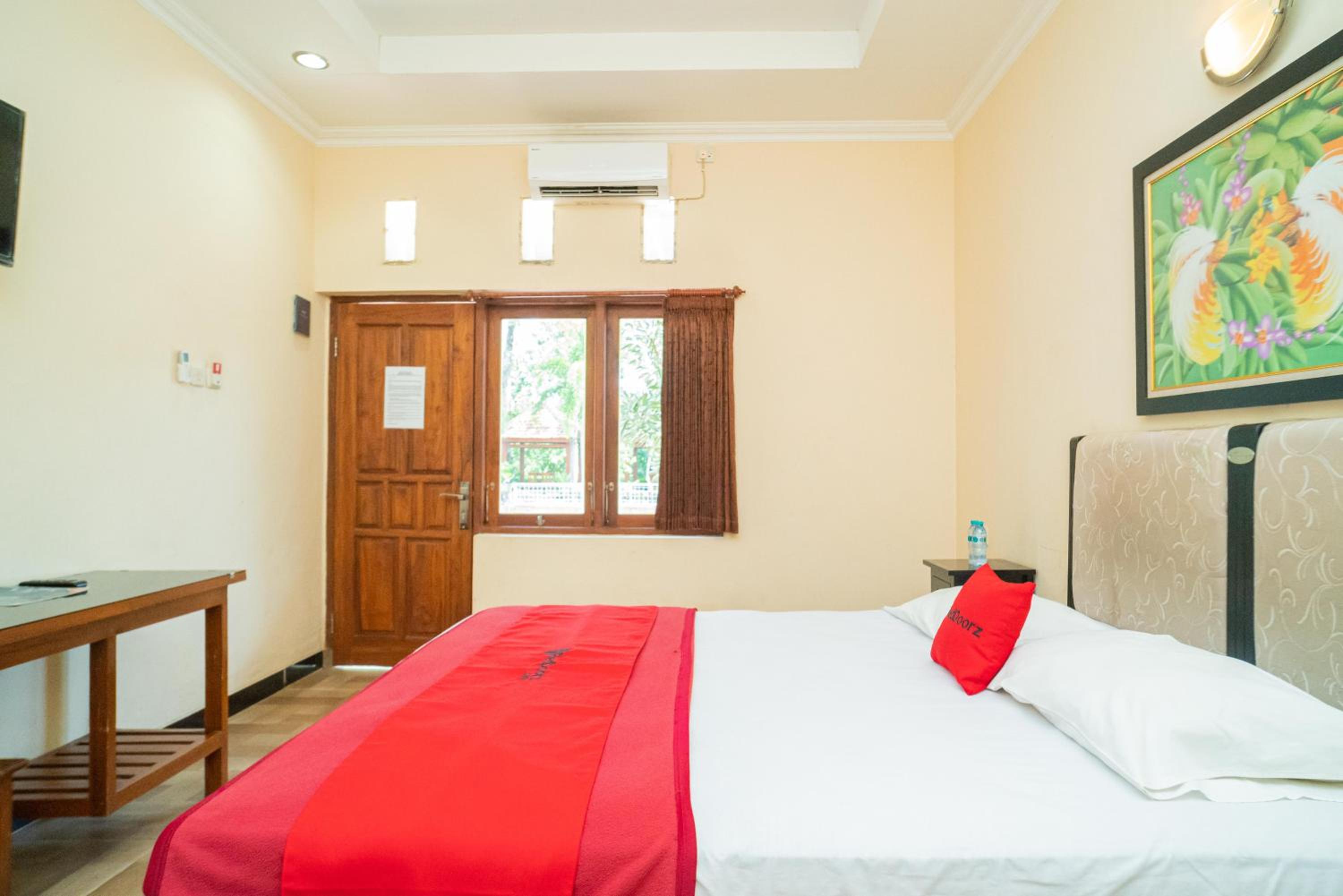 Standard Double Room - Photo 12