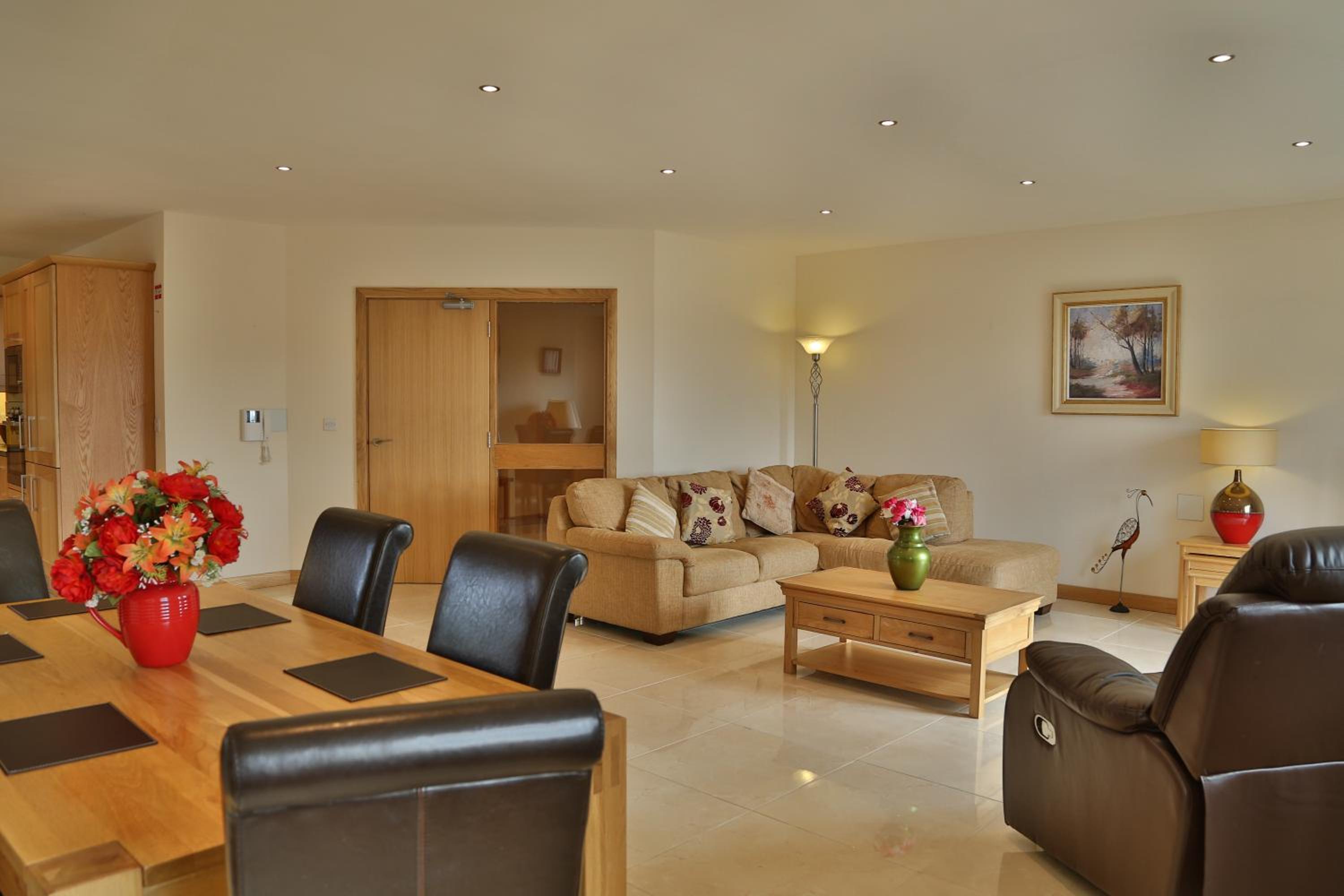 Penthouse Apartment - Photo 4