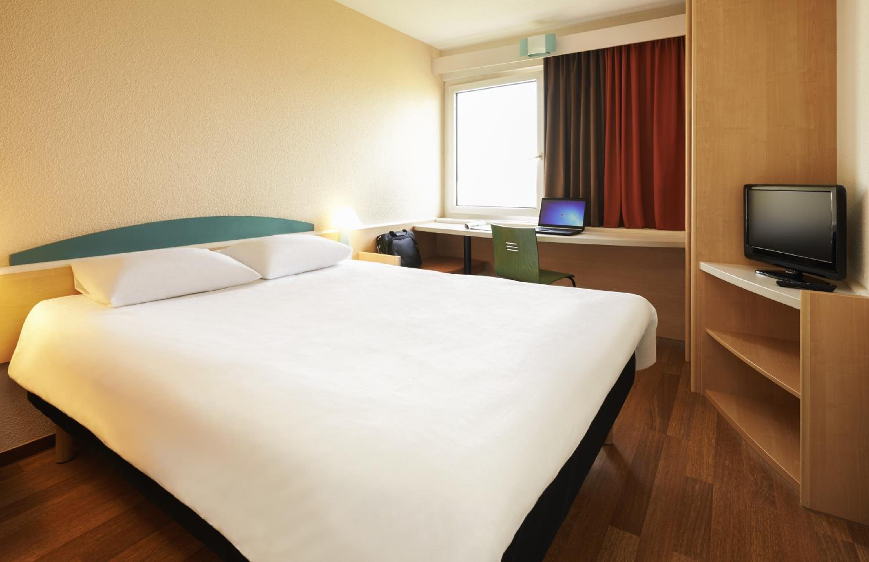 Standard Double Room - Photo 10