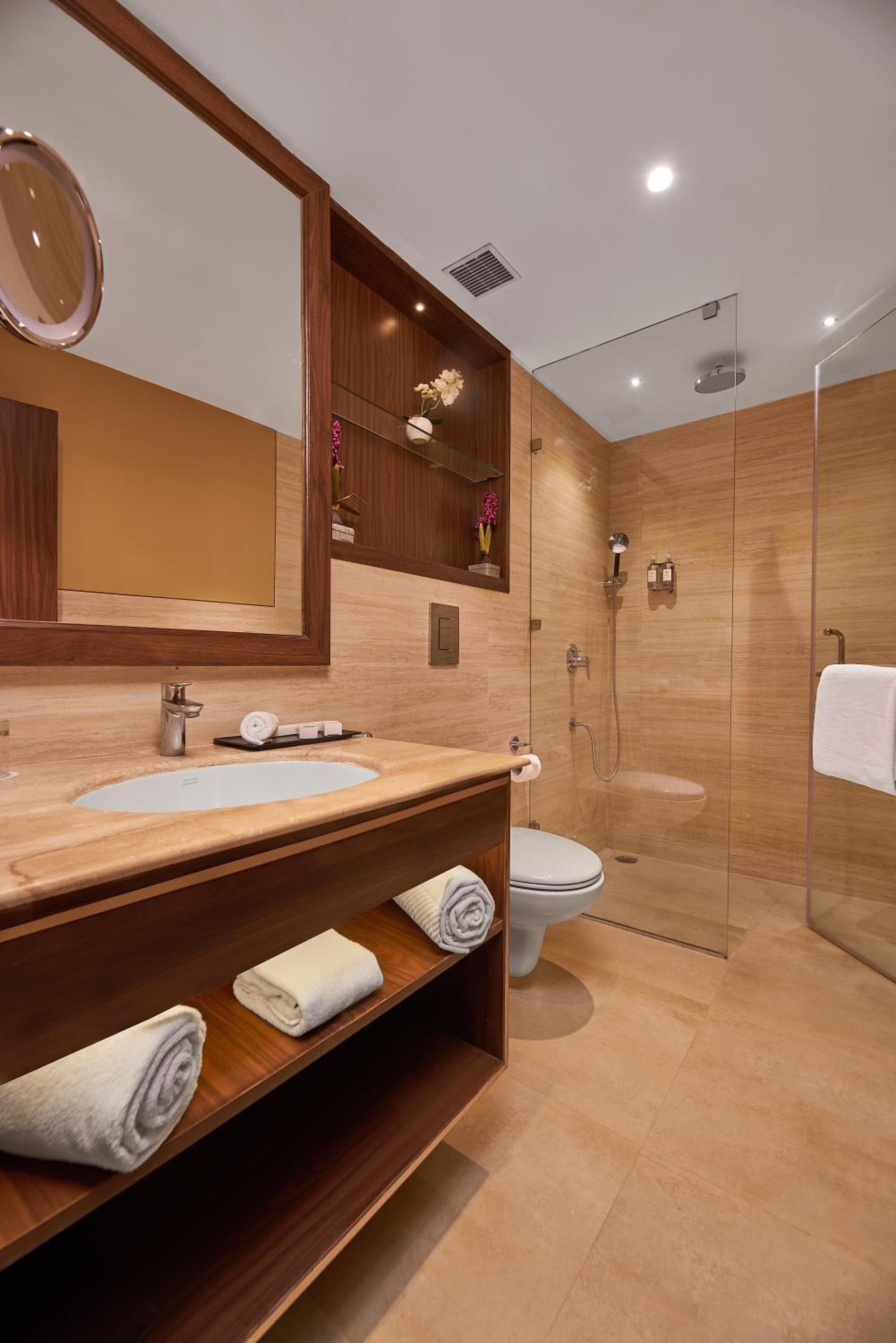 Suite with Late check out till 1pm( Subject to availability) - Photo 2