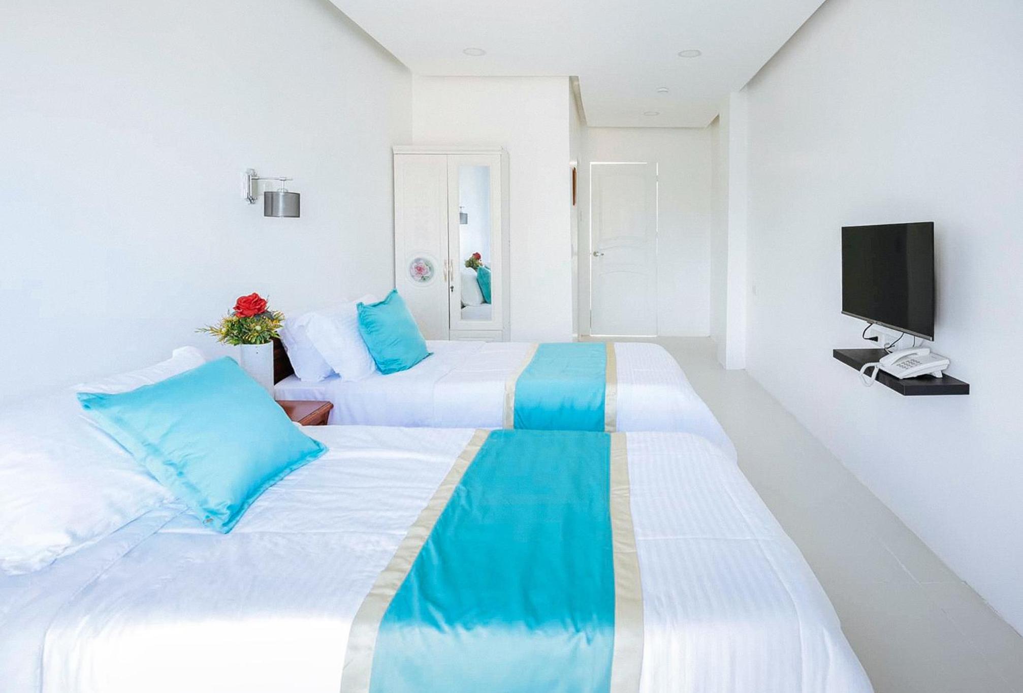 Twin Room - Photo 2