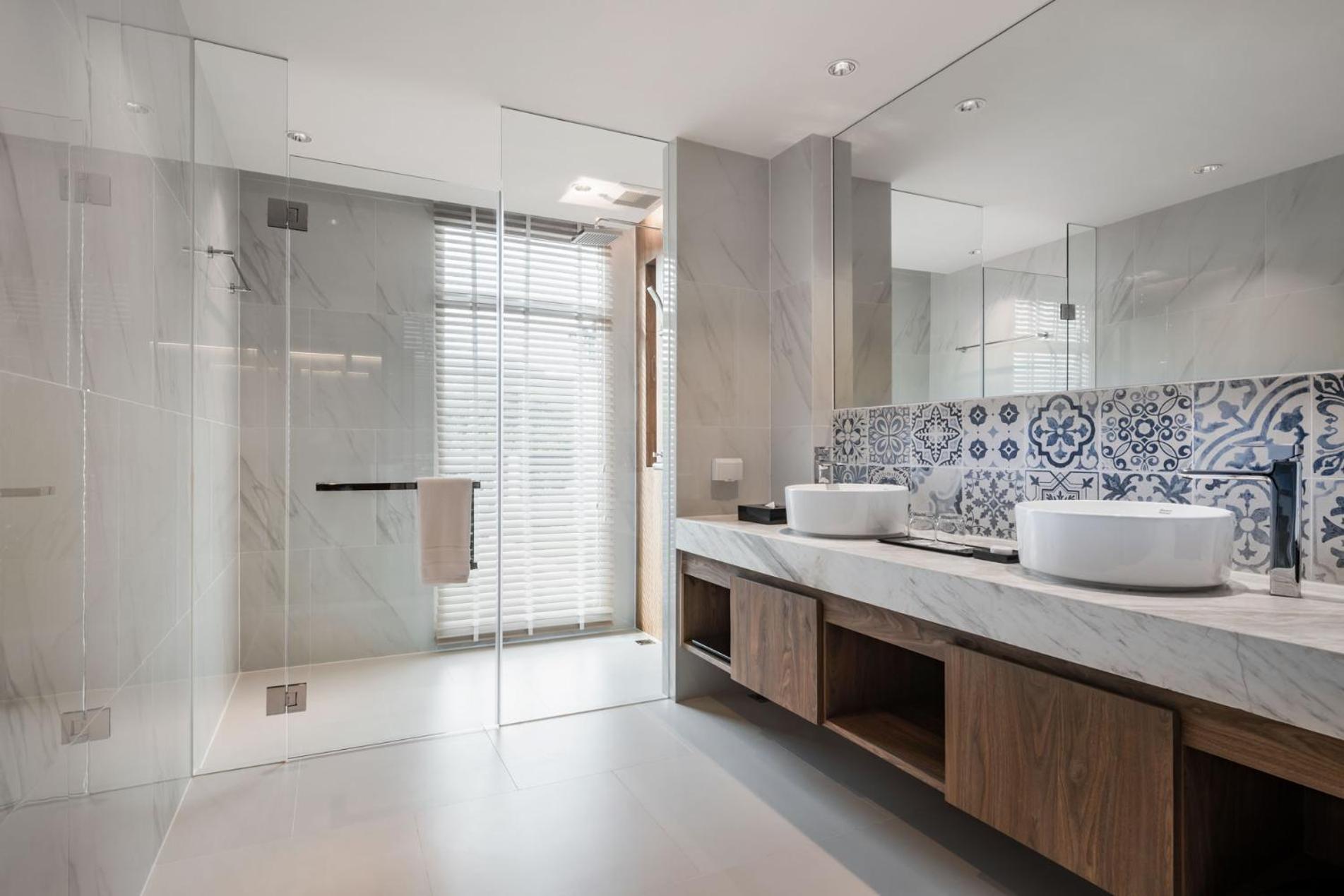 One-Bedroom King Suite - Photo 6