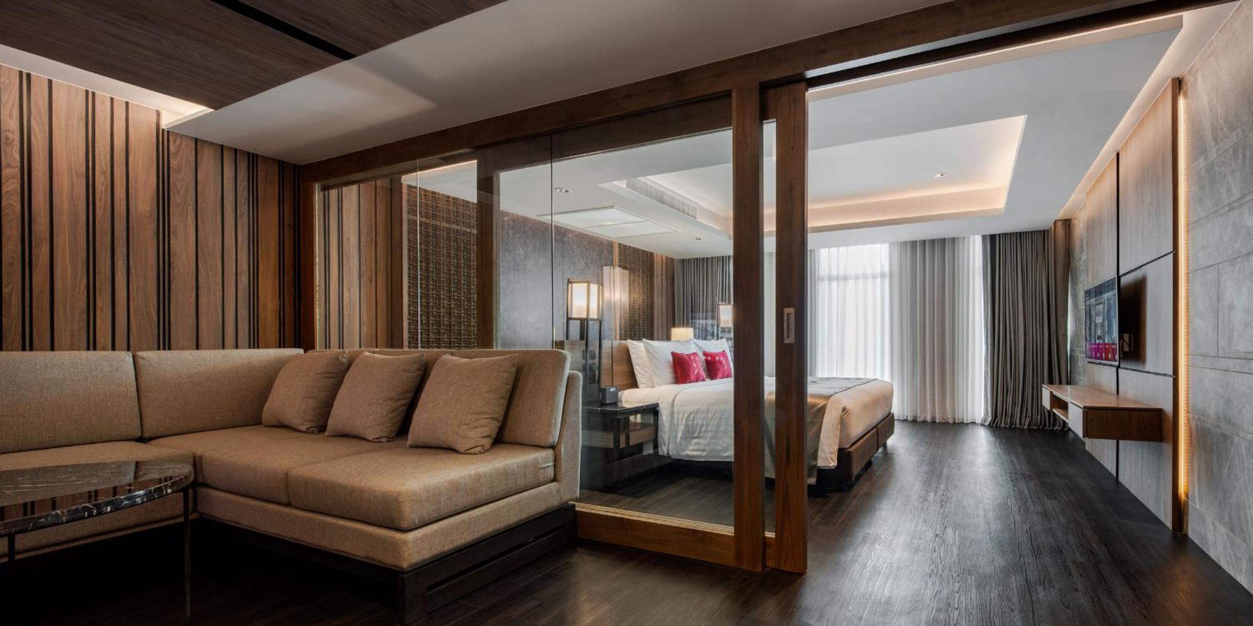 One-Bedroom King Suite - Photo 3