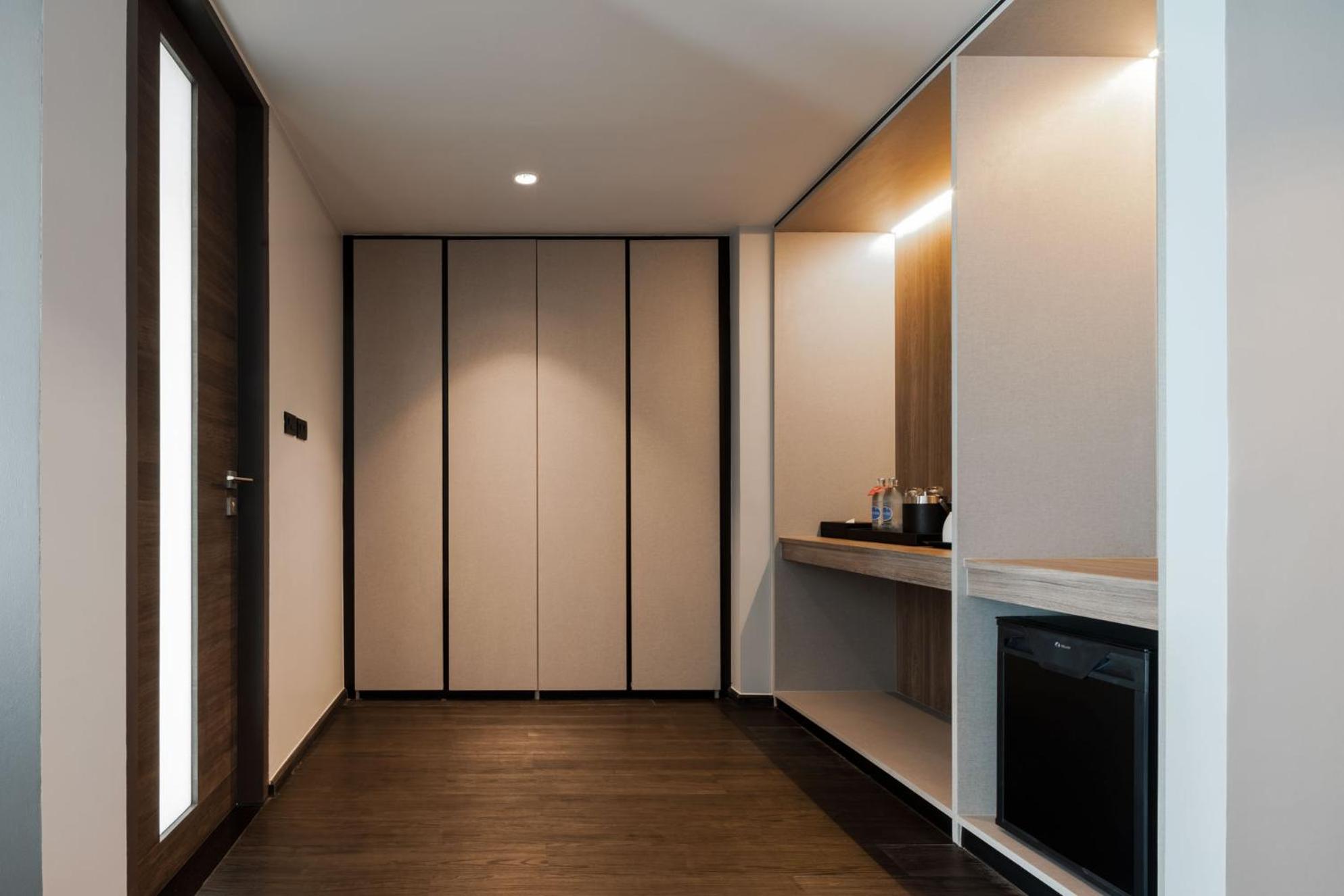 Junior King Suite - Photo 10