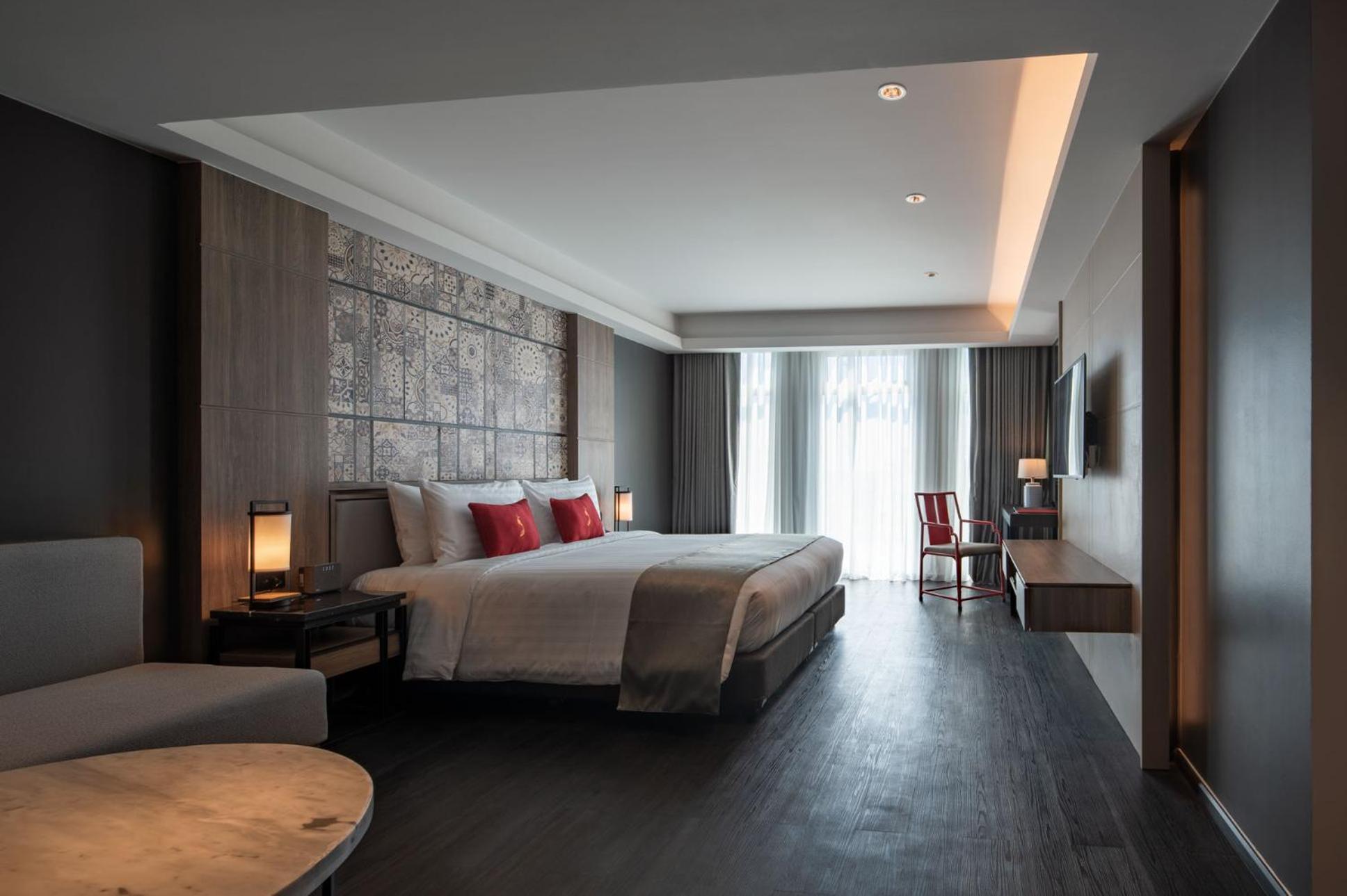 Junior King Suite - Photo 2