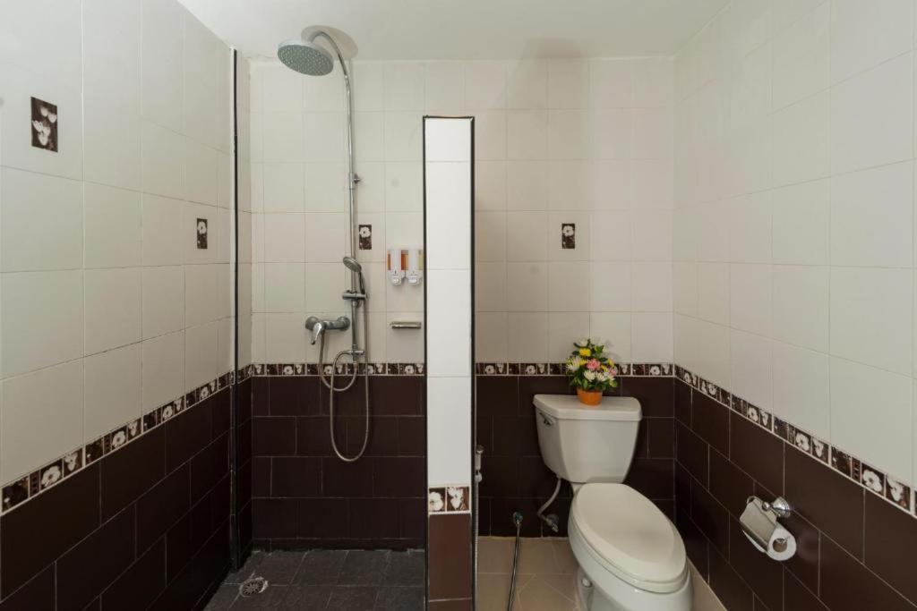 Superior King or Twin Room - Photo 15