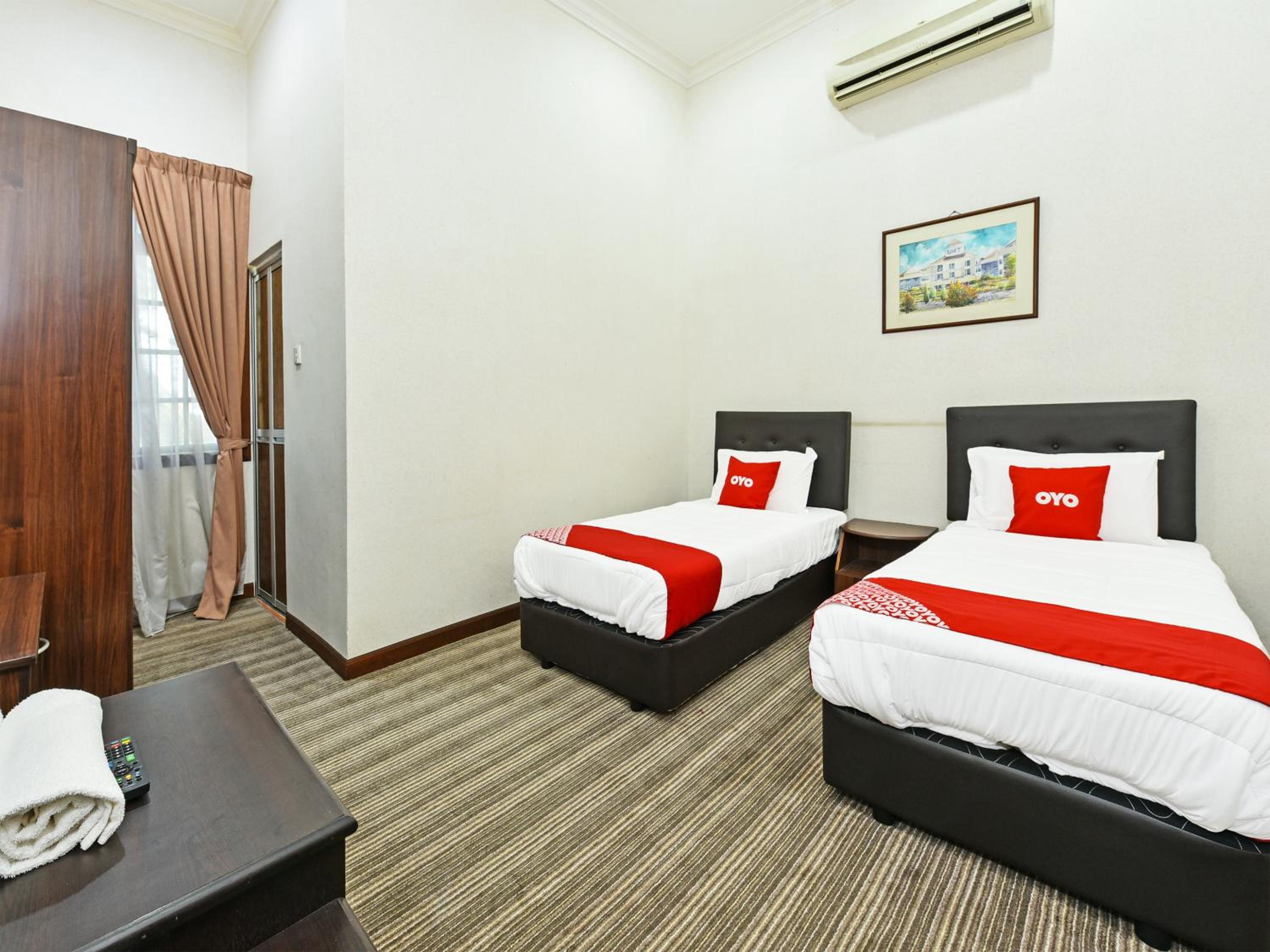 Deluxe Twin Room - Photo 2