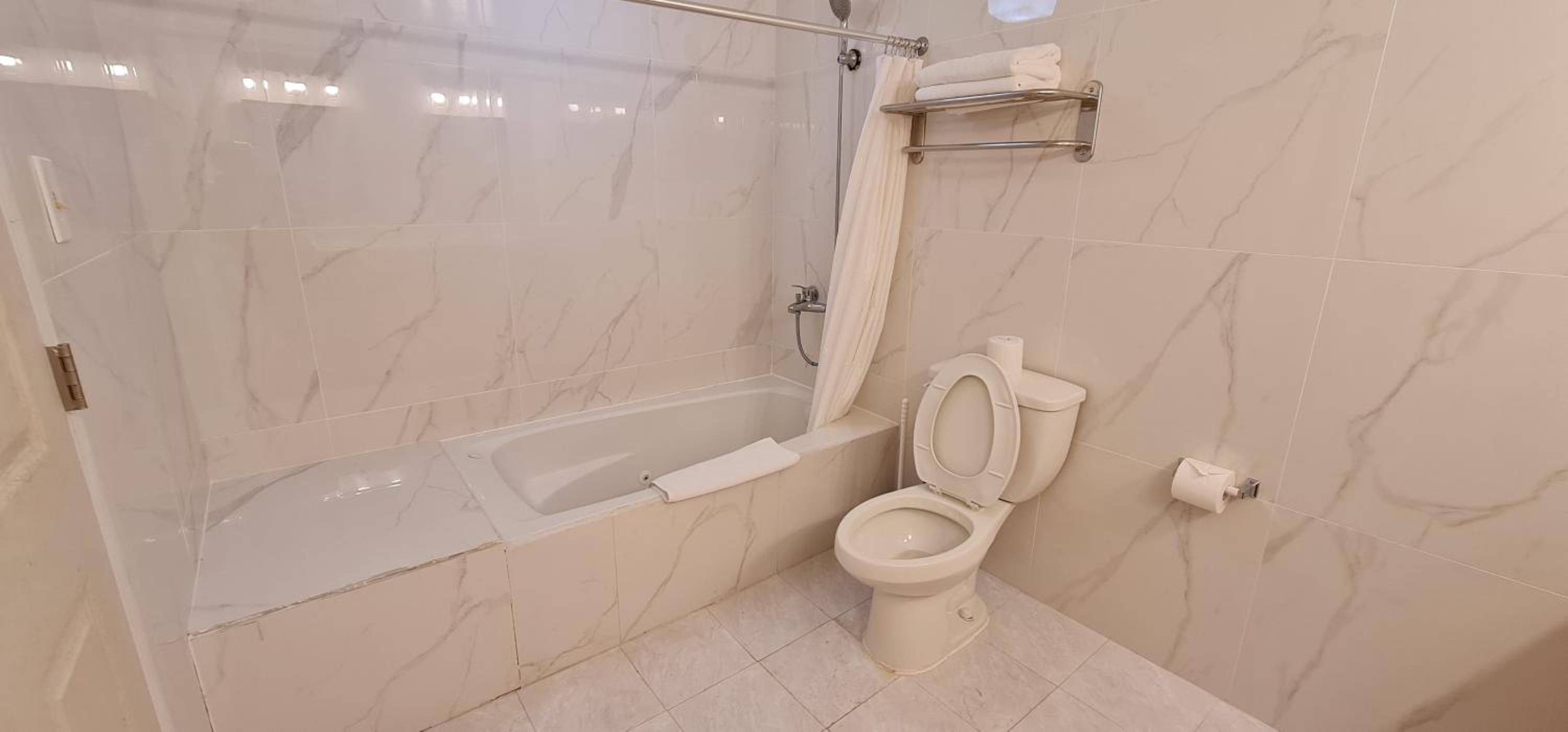 Two-Bedroom Suite with Kitchen - Non-Smoking - Photo 3