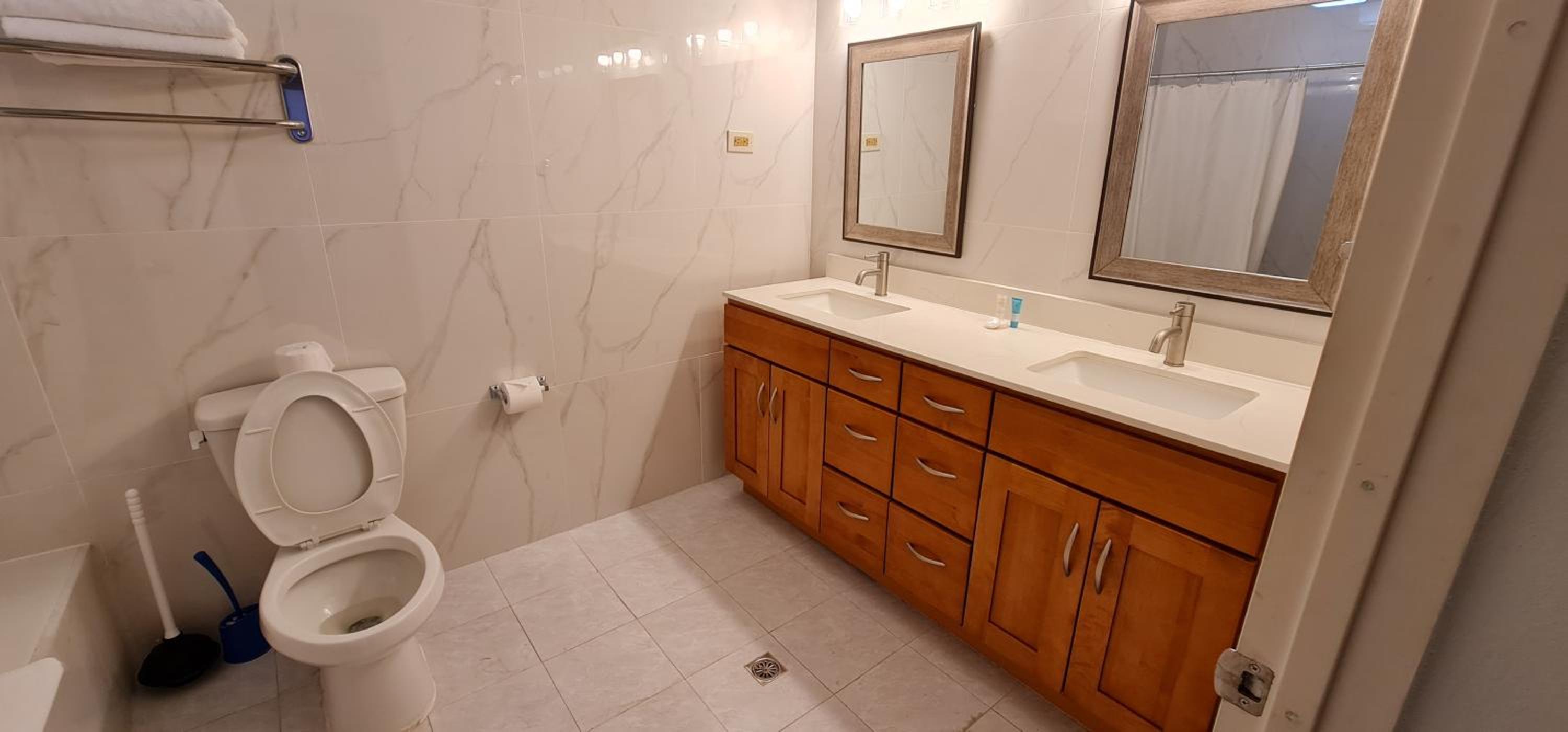 Two-Bedroom Suite with Kitchen - Non-Smoking - Photo 4
